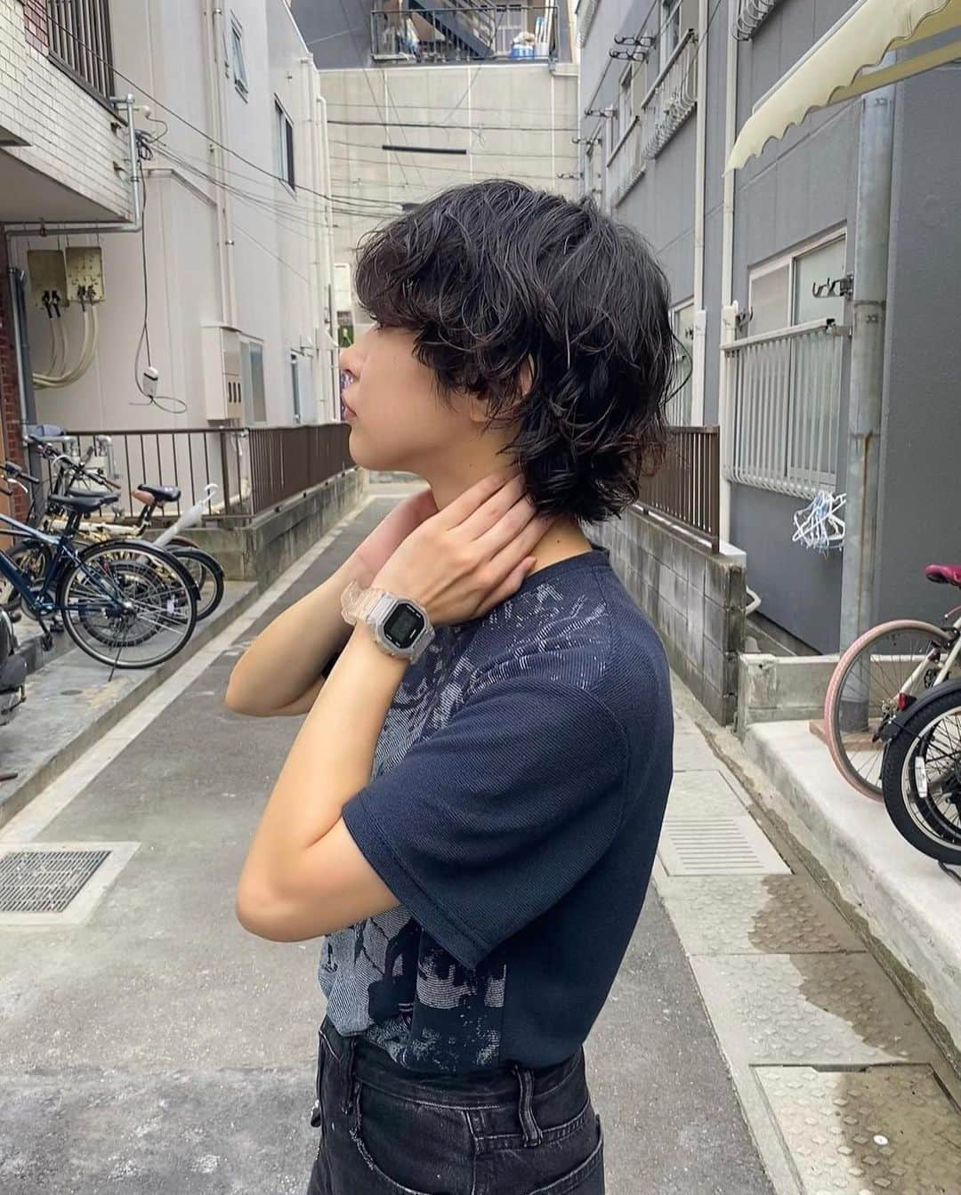 福元雄一郎さんのインスタグラム写真 - (福元雄一郎Instagram)「. クロちゃんショートにパーマ✨ . Hair Yuichiro. . ◇ご予約はLINE予約で承っております🙆🏻‍♂️ クーポン、セットメニューもございます。 . . #ショートは福元まで . 髪質と骨格を見極めて、 一人一人に合わせたフィットあるヘアデザインを提案✨ 似合わせオーダーメイドカット＆カラーはお任せください✂︎🎨 ———————————————————————— 周りから褒められて、 簡単にスタイリング出来る ヘアデザインを提案します🥰 ◇小顔に見せたい。 ◇髪質も骨格もカバーしてほしい。 ◇丸顔でもシャープに見せたい方 ◇毛量がとんでもなく多くシュッと見せたい方 ◇癖で広がる ◇収まりが悪い ◇美容院に迷ってる ◇スタイリングが難しい ☆透明感あるカラーがしたい ☆艶感あるカラーがしたい ☆似合うカラーを見つけてほしい ☆暗いけど透けるカラーがしたい ☆ダメージを抑えたカラーがしたい . 独自のカットカラーで、多くの方々のお悩みを解消しています👌🏻✨ ———————————————————————— 髪の毛の悩み、切るのに不安がある方こそ！僕にご相談下さい☺️ . 是非僕に大切なヘアスタイルを 担当させて下さい✊🏻 ご予約心よりお待ちしております✨✨ . . . #LENC #lenc_hair #イロンナカタチ #福岡美容室 #大名美容室 #天神美容室 #福岡ショート#福岡ショートヘア#福岡カラー#福岡ヘアカラー#福岡ショートパーマ#福岡マッシュショート #福岡ショートボブ#福岡ハンサムショート#福岡ボブ#福岡ミニボブ#福岡美容室求人 #天神美容室求人 #大名美容室求人#福岡アシスタント求人#福岡美容師求人 #福岡美容学生」9月4日 7時01分 - yuichiro0522