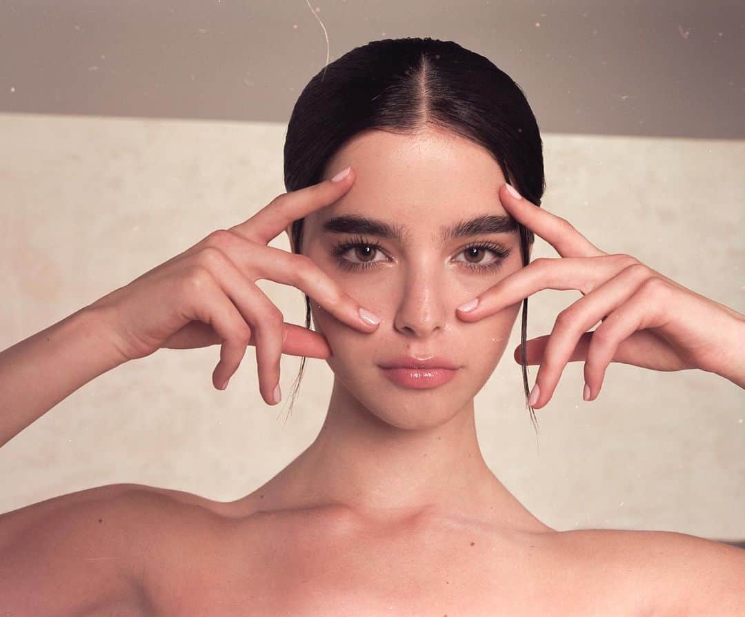 Anastasia Beverly Hillsさんのインスタグラム写真 - (Anastasia Beverly HillsInstagram)「Get ready to take center stage with Lash Sculpt Mascara – the perfect blend of volumizing and lengthening. Your lashes will steal the spotlight in every frame.」9月4日 7時03分 - anastasiabeverlyhills