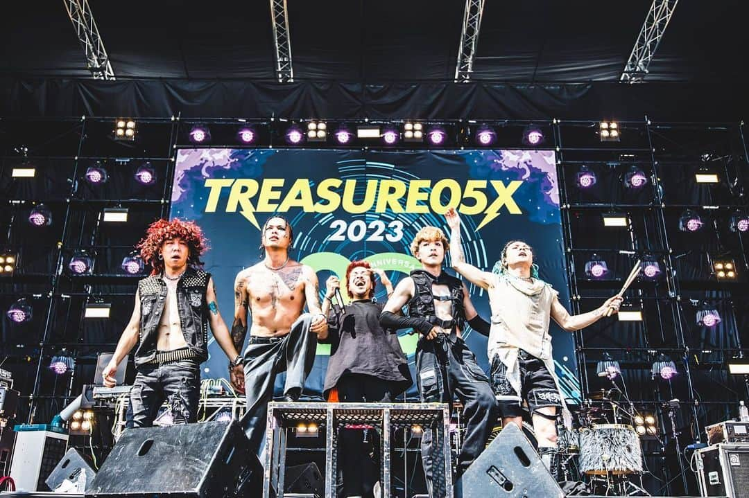 Terufumi Tamanoさんのインスタグラム写真 - (Terufumi TamanoInstagram)「Live at TREASURE05X 2023  Ph: @cazrowaoki」9月4日 18時45分 - terucrossfaith