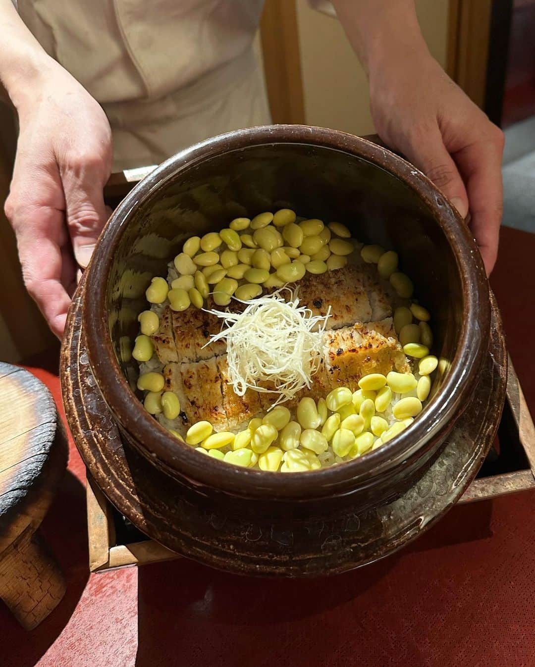 MAYUさんのインスタグラム写真 - (MAYUInstagram)「. 浴衣でだいすきな和食屋さんへ🍚 ここのママさんがいつも素敵なお着物を お召しになられていてとっても綺麗なの👘✨ . この日は鱧尽くしを頂いたよ😋🤍 . . 和服の似合う女性になりたいな..🥺✨ . . #浴衣#和食#日本料理#鱧#東京#銀座#銀座うち山#yukata#japan#japanese#japanfood#japanesefood#ginza#conger」9月4日 18時44分 - mayu.kina_golf