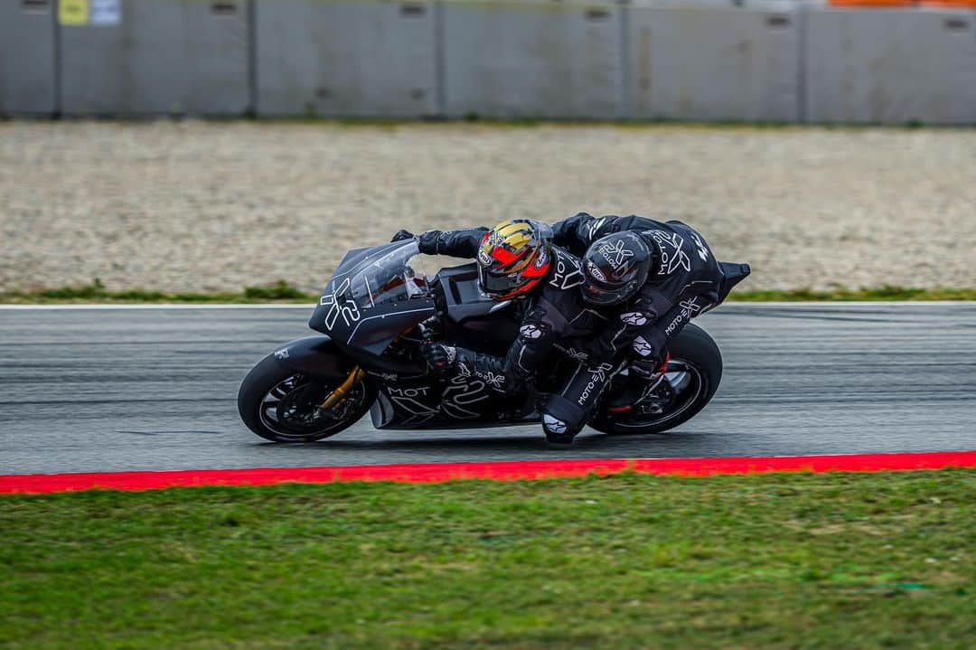 ボージャン・クルキッチさんのインスタグラム写真 - (ボージャン・クルキッチInstagram)「Una experiència única ahir al @circuitdebcncat !  Abans de la carrera de MotoGP vaig poder donar una volta amb l’expilot @fonsinieto10 . Brutal! 💥 @ducaticorse   ¡Una experiencia única ayer en el @circuitdebcncat ! Antes de la carrera de MotoGP pude dar una vuelta con el expiloto @fonsinieto10 . ¡Brutal! 💥 @ducaticorse」9月4日 17時18分 - bokrkic