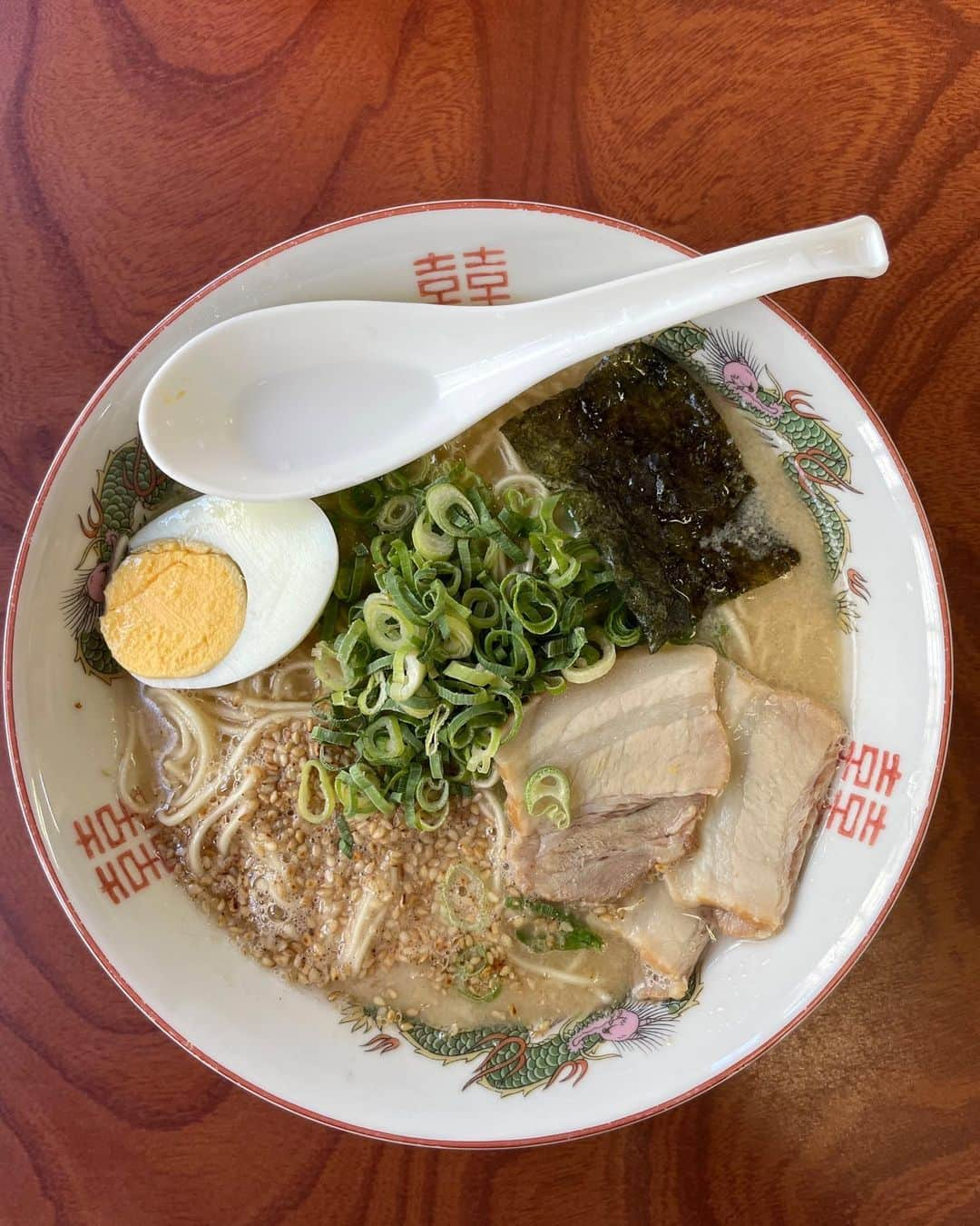 奥山佳恵さんのインスタグラム写真 - (奥山佳恵Instagram)「・ ラーメン水彩画、からまるで 食べ進めたかのよーな 並びにしてみましたっ  @kodomoe #奥山佳恵のラーメン天国 #ラーメン 115杯目となる今回は大分県の#宝来軒 さん♪  ※写真6枚目の表の看板も再現してみたよ！  出たいなぁ。いやいつか必ず出るのだ#プレバト  #奥山佳恵 #水彩画 #プレバト水彩画 #頑張る  描き続けていきます！！！ ・」9月4日 17時27分 - okuyama_yoshie