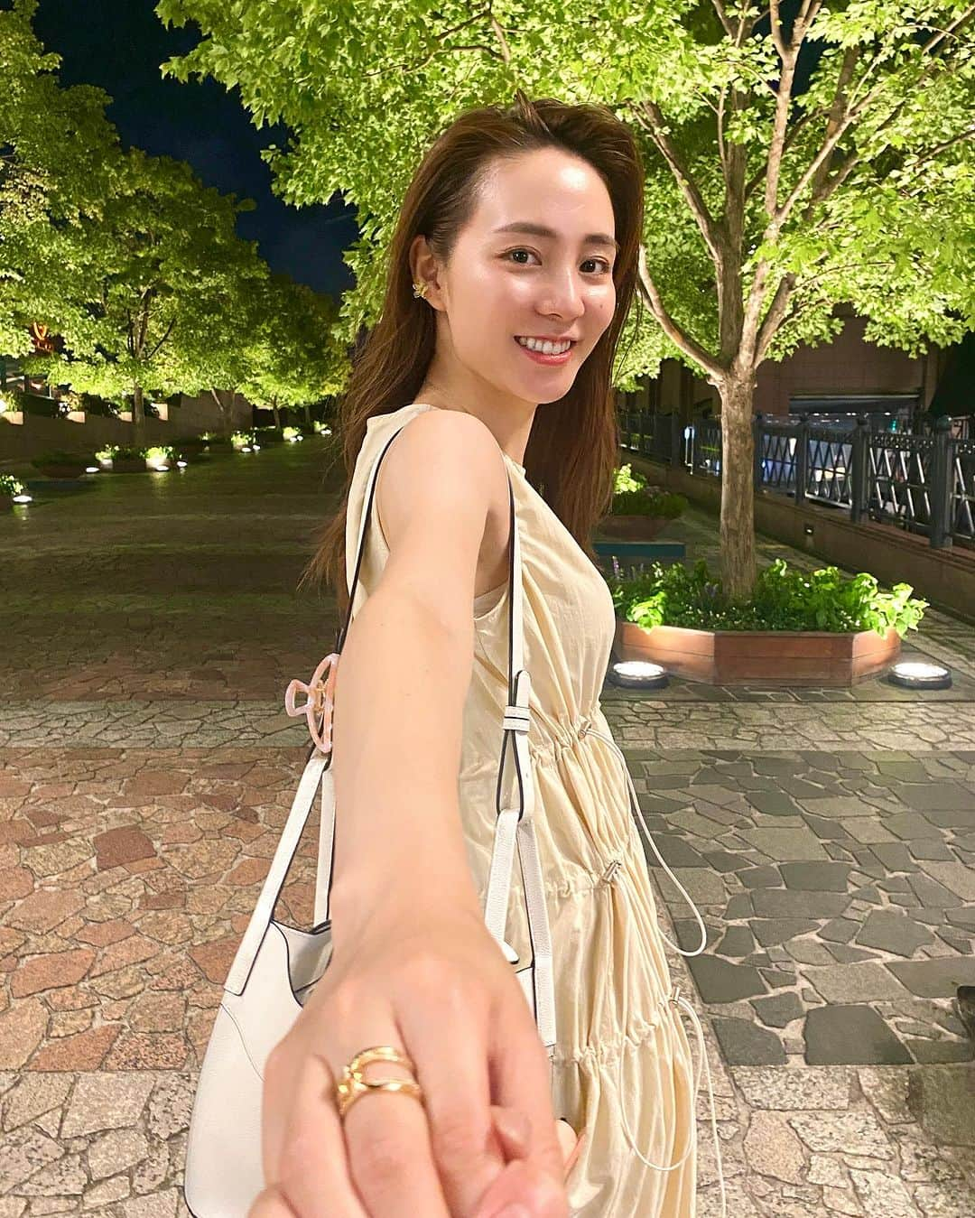 利水翔のインスタグラム：「. 先月の女子会の様子をぺたり✨📷 めっちゃ笑って ほっぺたが筋肉痛になりました😂笑 楽しかった〜🤭🩷 ⁡ いつしかの #彼女とデートなうに使っていいよ  写真も撮ってくれました😂🩷 2人ともありがと✨ ⁡ ⁡ ⁡ ⁡ ⁡ ⁡ #ootd #happy #女子会 #enjoy #TV #offshot #ライオン #ラヴィット  #TBS #cm #ナレーション #コマーシャル #モデル #利水つばさ #ゴルフ #釣り #ファインダー越しの私の世界 ⁡ ⁡ ⁡」