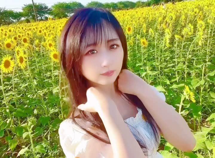 久保亜沙香のインスタグラム：「9月🌕  毎日あっというま。 夏もおわりかねー  今月もよろしくお願いします𓅼」