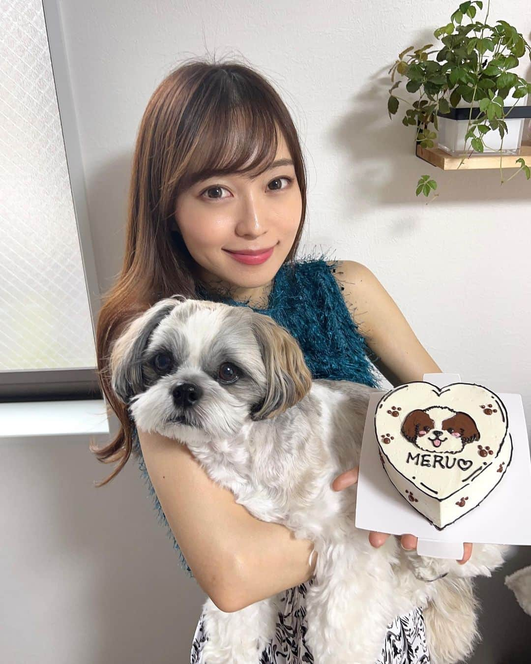 みき みーやんさんのインスタグラム写真 - (みき みーやんInstagram)「世界に一つだけのオーダーケーキ🍰💕 . . 東梅田駅から徒歩5分くらいのところにある ケーキラボ ニャムニャム @cakelabo.nyamnyam  . 予約限定のオーダーケーキ専門店で フルオーダーでセンイルケーキをオーダーできるの！ （通販もあるので全国どこでも可能📦 . 誕生日やお祝い事の時にぴったりなセンイルケーキ♡ フルオーダーして特別な日をもっと特別にしちゃお♡ . それにしてもケーキのクオリティ高すぎてビビる🤣💕 可愛いー♡♡ . #pr #ケーキラボニャムニャム  #オーダーケーキ #バースデーケーキ#誕生日ケーキ #バタークリーム #誕生日 #オーダーメイド #サプライズケーキ #梅田ケーキ #大阪ケーキ #大阪スイーツ #梅田スイーツ #センイルケーキ #梅田グルメ  #大阪グルメ #おうちカフェ #おうちスイーツ #シーズー #シーズー犬」9月4日 17時40分 - mi_yan0101