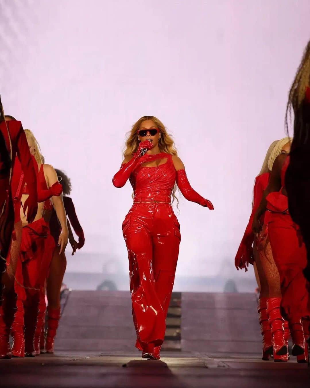 バルマンさんのインスタグラム写真 - (バルマンInstagram)「RENAISSANCE WORLD TOUR @beyonce goes ...