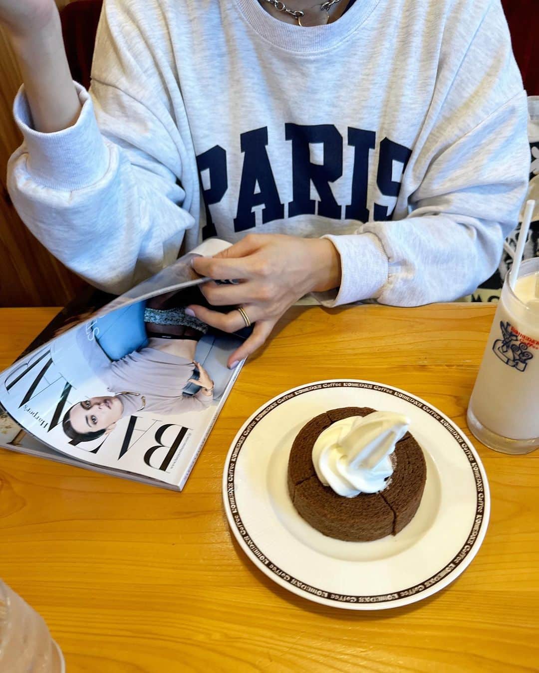 青木美緒のインスタグラム：「ピザ食べて久しぶりにコメダ行ってきた🍕🍕☕️☕️」
