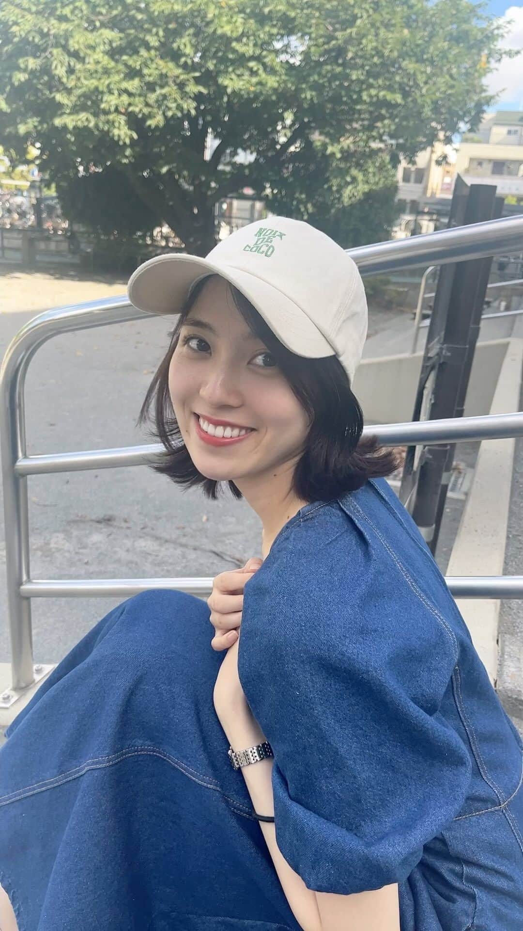 のインスタグラム：「すっぴんDay✌️ この日は友人とランチしジムに行って酵素浴に行ったオフな日。 #zara #ワンピース #すっぴん #カジュアルコーデ #レイヤーカット」
