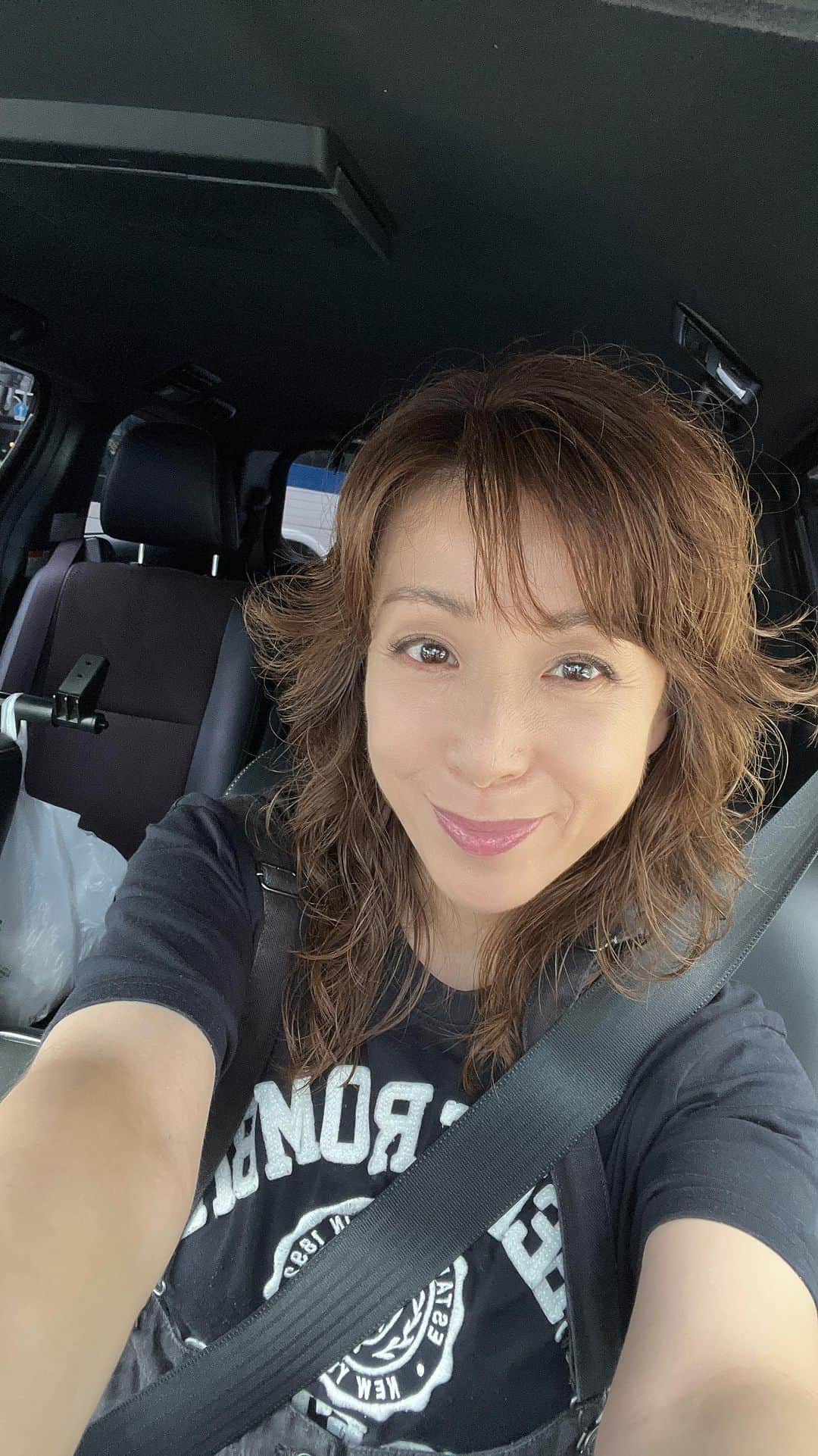 のインスタグラム：「ん？今日は何曜日？ と、なんかバタバタしていますが🤣 次の舞台　#noisesoff  の分厚い台本が届き、現実味が🤣🤣　しっかり食べて頑張るね〜　#羽野晶紀　#家ご飯」