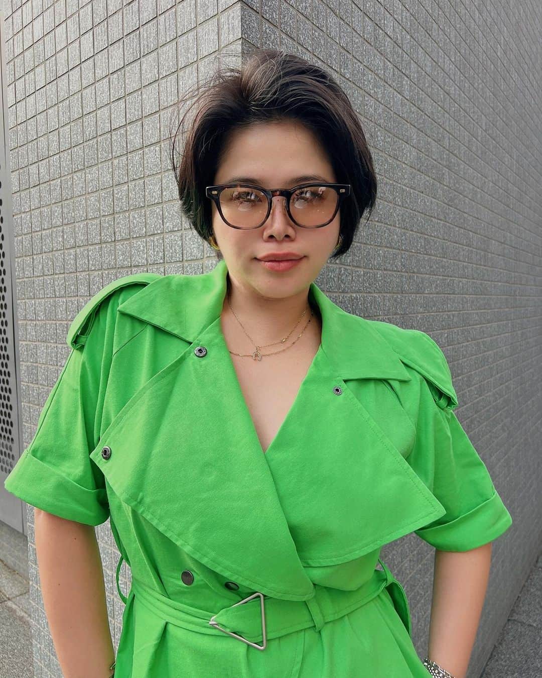 金子若菜のインスタグラム：「⠀ 今日の俺。  最近はパキッとしたカラーがなんだかテンションです。 超可愛いオールインワンを @amail_official で見つけたにょ。  デザインも凝ってて可愛いよねぇぇぇ。 ワンピースと同じぐらいオールインワンって楽。 今日みたいな週初めはさ、 コーデとか考えるのちょっとしんどいから笑  ちなみにAMAILさん、 7日から新宿のルミ2でPOPUPやるとのこと🚩 是非是非皆様も♡ @amail_official   #AMAIL」