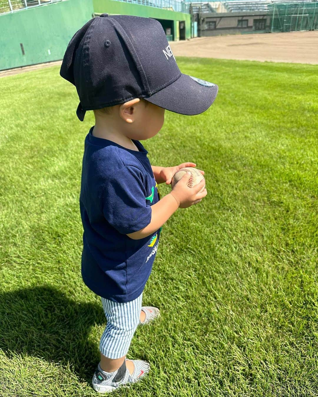 片岡安祐美さんのインスタグラム写真 - (片岡安祐美Instagram)「🏟️⚾️🧢  #息子氏  #1歳3ヶ月」9月4日 10時39分 - ayumi.kataoka_gg.1