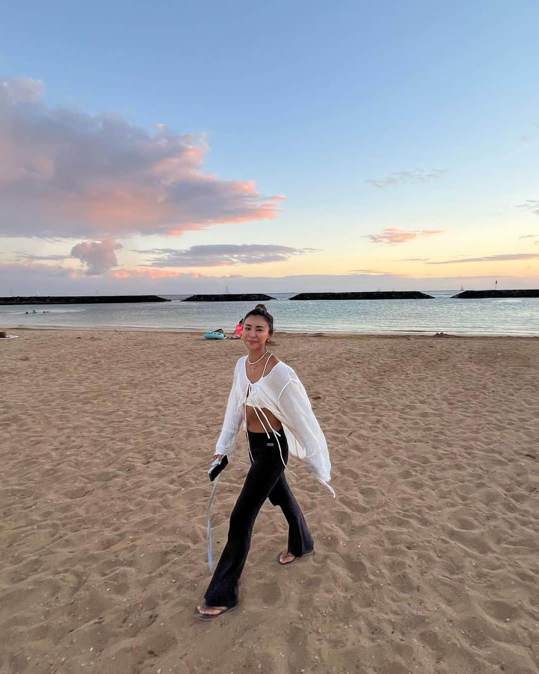 山中美智子のインスタグラム：「皆さんただいま🤍  という事で✨✨ 美智子のHawaiiのお土産を買ってまいりましたー💓🧡  いつも私のInstagramをみてくれてコメントしてくれてありがとうございます🌺  第一弾のお土産はコメントを残してくださった皆さまの中から5名様に送ろうと思います✨  この投稿のコメント欄に、 @alexiastam_official のお気に入りの商品とその理由を書いて応募してください💓  まだALEXIA STAMを手にした事が無い方は、GETしてみたい商品とその理由をコメントしてね☺️🧡  締切は明日のお昼12時まで🕛✨  ※今日と明日だけ非公開アカウントの方は公開にしておいて頂けると助かります！ 当選者の方にDMが送られるので、ご準備ください💓」