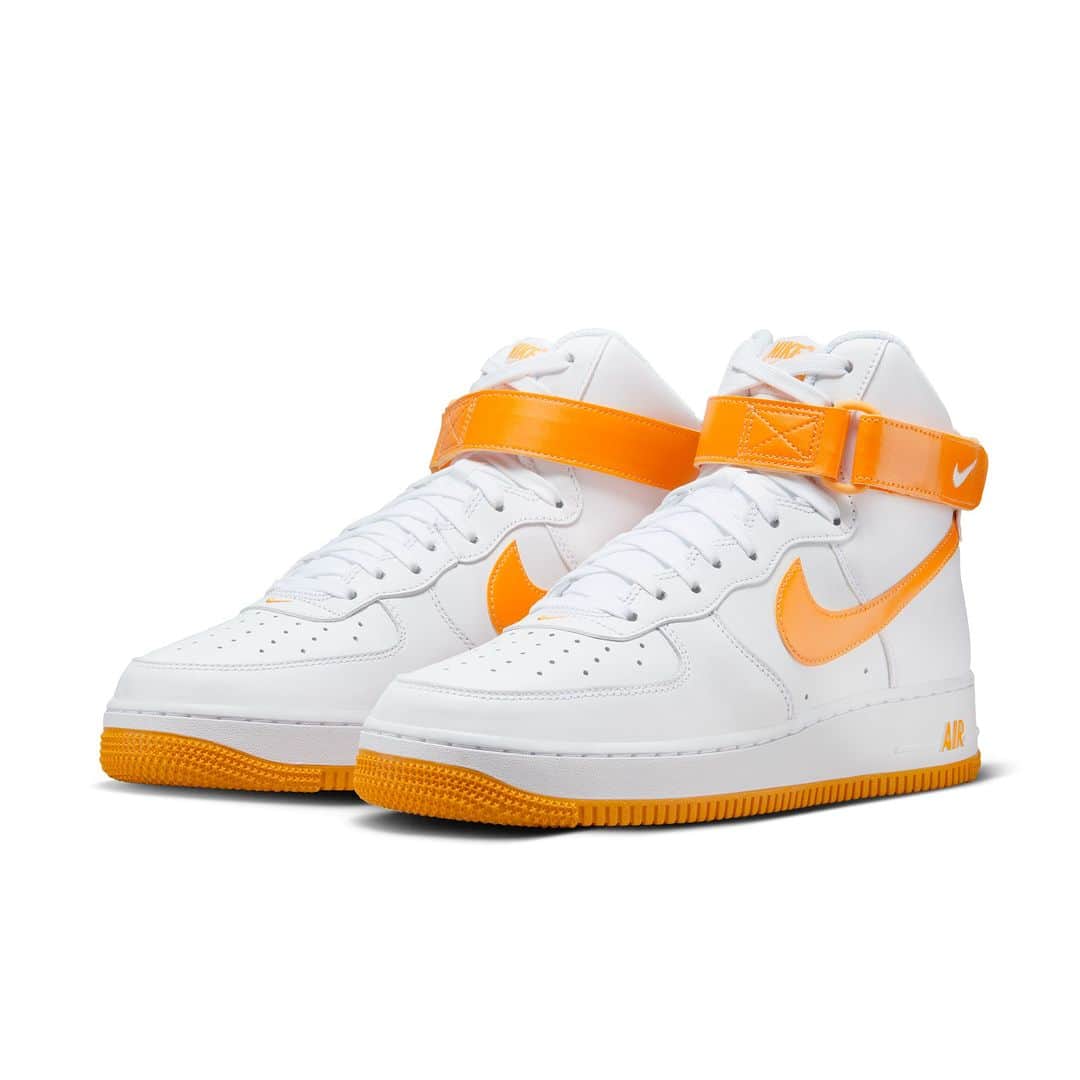 のインスタグラム：「・ 【NEW IN】  AIR FORCE 1 HIGHから目を引くカラーを まとった新色が登場！  AIR FORCE 1 HIGH '07 DD8359-100  https://gs.abc-mart.net/shop/g/g6672940001047/?utm_source=FB&utm_medium=social&utm_campaign=DD8359-100  #abcmart #abcマート #ABCGS #NIKE #ナイキ #Airforce1 #エアフォース1 #AF1」