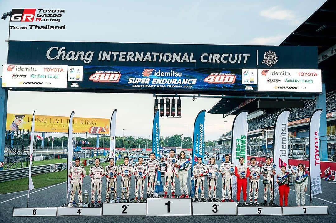 Toyota team thailandさんのインスタグラム写真 - (Toyota team thailandInstagram)「เราก็เท่ซะด้วย ว้าวุ่นเลย😘  🚗🏆ยึดโพเดี่ยม 1 2 3 4 5🏆🚗」9月4日 11時14分 - toyotagazooracingteamthailand