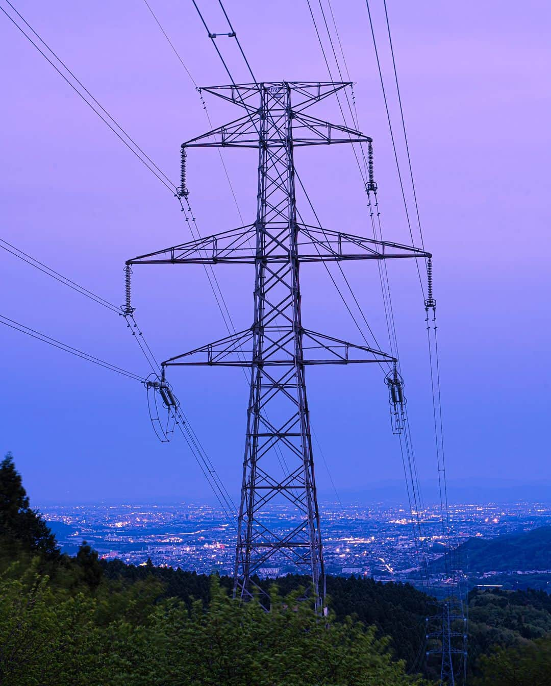 東京電力ホールディングス株式会社のインスタグラム：「群馬県内　鉄塔 Steel tower in Gunma  #東京電力 #tepco #群馬県 #鉄塔 #鉄塔のある風景  #送電鉄塔  #鉄塔と空 #送電線鉄塔 #高圧電線 #steeltower #pylon #pylons #steeltower_artistic #nwdel #風景写真 #景色写真」