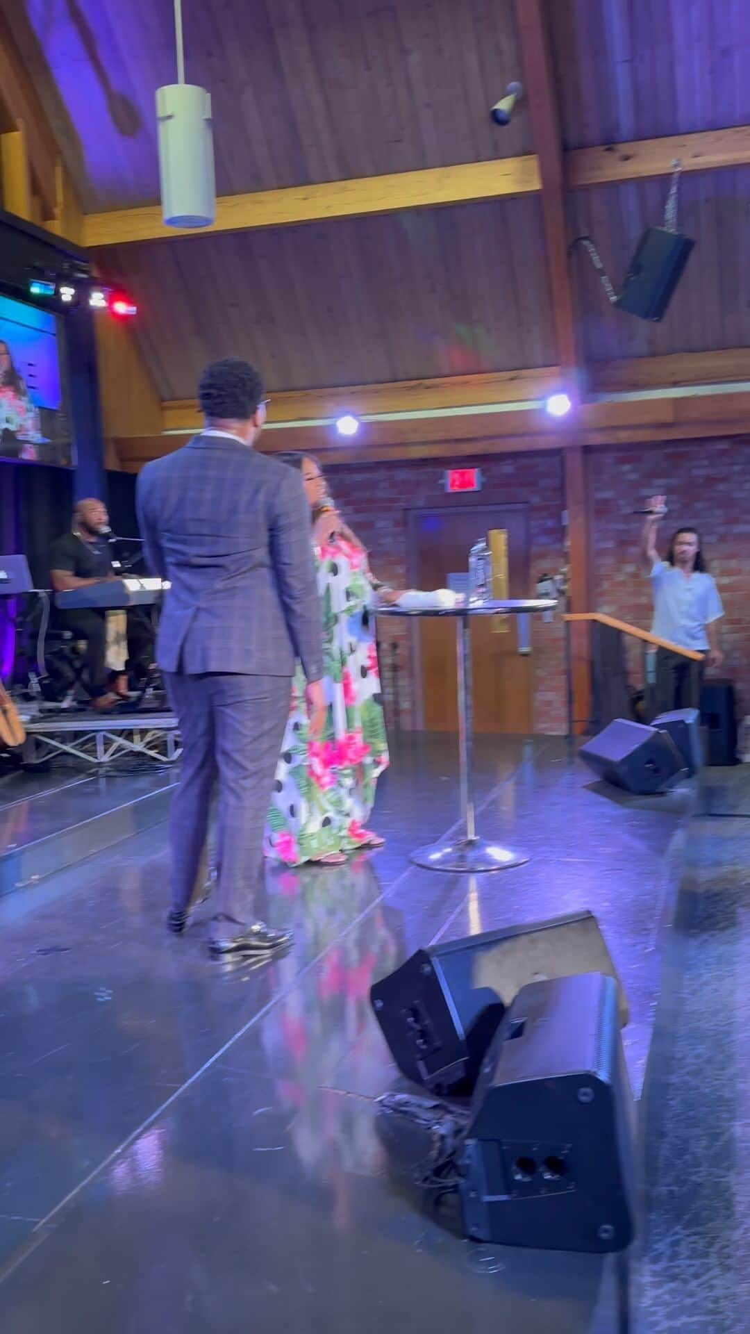 のインスタグラム：「Kierra Sheard-Kelly singing “Always” at The Wave 🌊 🥹🙌🏾🤯  Song 🎵 Jovonta Patton - Always」