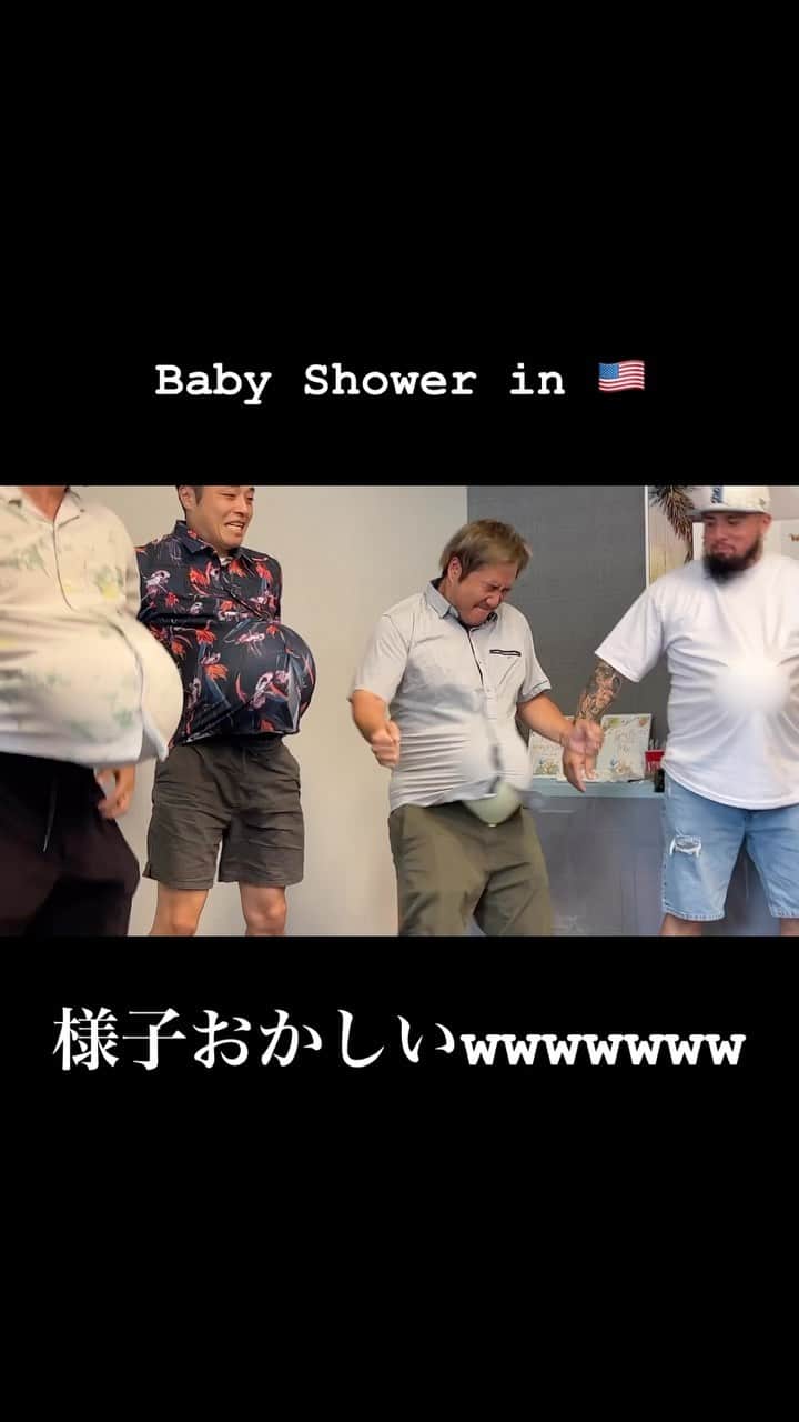 高松チェルシーリナのインスタグラム：「アメリカのBabyShowerにて、お腹の中にいれた風船を手を使わずに産み落とすゲームwww みんな動きやばすぎて死ぬほど笑いました (特にancle太一) #babyshower#ベイビーシャワー#lasvegas#ラスベガス#アメリカ生活」