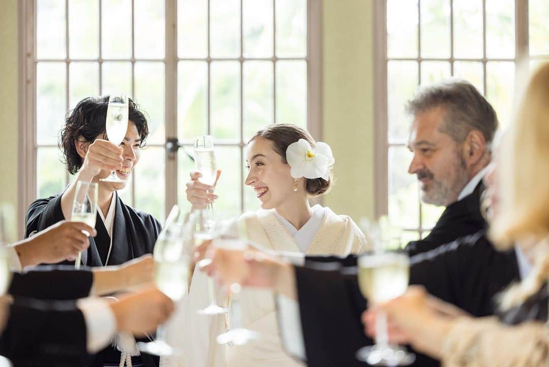 THE SODOH WEDDING OFFICIALさんのインスタグラム写真 - (THE SODOH WEDDING OFFICIALInstagram)「cheers 披露宴で必ずおこなう乾杯  そこにはいろんな意味があります  ありがとう これからもよろしく 愛してます  あなたの想いが溢れた乾杯で 披露宴はスタートします .  Photo by @unplugged_kyoto   >>@sodoh_wedding   #sodoh花嫁#thesodohhigashiyamakyoto  #ザソウドウ東山京都#ソウドウ#sodoh#weddingdress #結婚式 #thetreatdressing#プレ花嫁#卒花嫁#結婚準備#式場探し#関西花嫁#京都花嫁#入籍#プロポーズ#前撮り#ウェディングドレス#ウェディングヘアメイク　#トリートドレッシング#ウェルカムスペース#和装」9月4日 12時15分 - sodoh_wedding