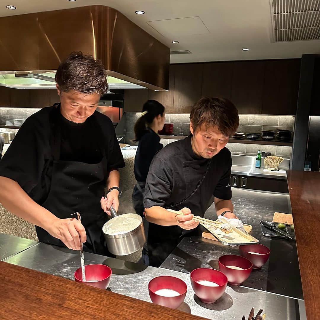 ウンセン・ウィリティパー・パックディープラソンのインスタグラム：「เหมือนหลุดไปอยู่ Tokyo 1 คืน @denkushifloribkk original Japanese taste I’m impressed 🇯🇵」