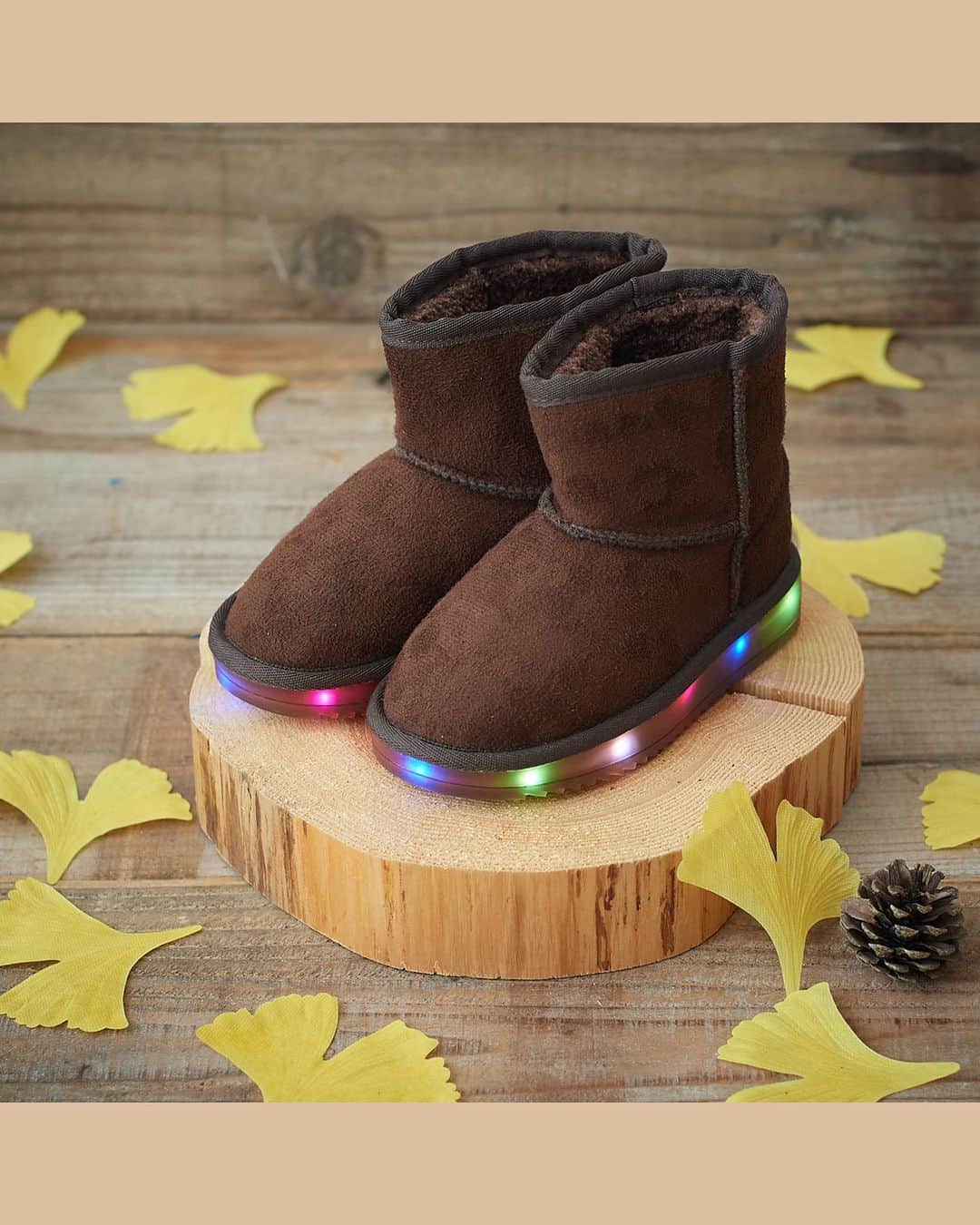 西松屋さんのインスタグラム写真 - (西松屋Instagram)「秋冬におすすめのあったかシューズ💭✨  靴底が光るブーツや大きなリボン付きブーツは、中があったか素材でポカポカ🎀 秋カラーで合わせやすいので、お出かけも楽しくなっちゃう♪ いろいろな種類のブーツやシューズをご用意しているので、秋コーデのポイントにぜひチェックしてみてね😚  気になるシューズはありましたか？✨ ぜひコメントで教えてね💬 ━━━━━━━━━━━━━━━ 写真1枚目：アイテム ◇ブーツ　14～16cm ￥1,679（税込¥1,846） （品番：Y1300L）  写真2・3枚目：アイテム ◇ブーツ　15～19cm ￥1,679（税込¥1,846） （品番：YK1235）  写真4・5枚目：アイテム ◇シューズ　13～16cm ￥979（税込¥1,076） （品番：W4354L）  写真6・7枚目：アイテム （上） ◇ブーツ　17～21cm ￥1,479（税込¥1,626） （品番：YK1245）  写真6・8枚目：アイテム （左下） ◇ブーツ　14～16cm ￥979（税込¥1,076） （品番：W4814L）  写真6・9枚目：アイテム （右下） ◇ブーツ　14～18cm ￥979（税込¥1,076） （品番：42345N23） ━━━━━━━━━━━━━━━ ※掲載商品の価格は投稿時の価格です。 ※小物は参考商品です。 ※掲載商品は実物と色が異なる場合がございます。 ※店舗により品揃え・在庫が異なる場合がございます。 ※売り切れの場合はご容赦ください。  ・━・━・━・━・━・━・━・ 📣ご質問やコメントへのご返信は致しかねますが、 サービス向上のための貴重な情報として、スタッフが拝見しております。  📣#西松屋これくしょん もしくは @24028.jp を付けて投稿してね！ こちらの西松屋公式アカウントで紹介させていただくかも♪ 皆さまの投稿お待ちしております☺︎  ※DMであらかじめご連絡を差し上げ、許可を頂いた投稿のみを紹介させていただきます。 ※DM内で外部サイトへの遷移や個人情報の入力をお願いすることはございません。 ・━・━・━・━・━・━・━・  #西松屋 #nishimatsuya #24028 #キッズシューズ #秋シューズ #衣替え #キッズブーツ #こども靴 #秋冬アイテム #秋コーデ #秋冬コーデ #キッズコーデ #プチプラシューズ #西松屋キッズ #西松屋コーデ #おしゃれキッズ #赤ちゃん #ベビー #新生児 #キッズ #マタニティ #プレママ #マタママ #子育てママ #赤ちゃんのいる暮らし #赤ちゃんのいる生活 #子供のいる暮らし #子どものいる暮らし」9月5日 9時50分 - 24028.jp
