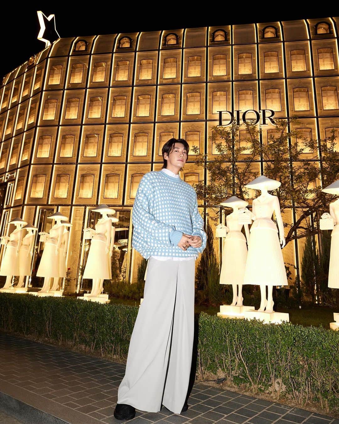 キム・ヨングァンさんのインスタグラム写真 - (キム・ヨングァンInstagram)「🤩🤩🤩 @Dior #Dior #LadyDior」9月4日 12時28分 - aksakfn12