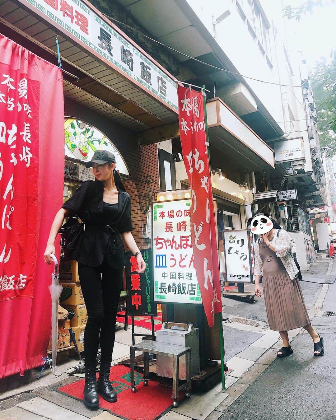 Yun（ゆん）のインスタグラム：「あっという間に九月だね🍂 ただいま、日本🇯🇵暑さにびっくり‼️ ストーリーをずっと見てくれてた方々に感謝❤️今回の旅の記録をしようと思ってるけど、バタバタ過ぎてもう少し待っててね📸自分の大きさ(177cm)をわかり安すぎる写真をアップ(笑)1ヶ月半ぶり日本の町、みんな可愛く感じます🥰 ・ #travel #ただいま #model #大人女子 #美容 #beauty #健康 #thanks #感謝 #笑顔 #東京 #ootd #穿搭 #模特 #長崎飯店 #ちゃんぽん #秋 #tokyo #instafashion #instadaily」