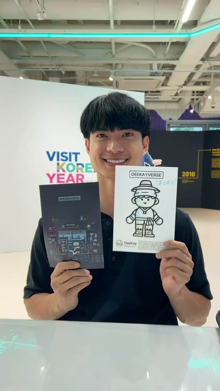 ミーガン・ヤングのインスタグラム：「Once again, nag namjooning kami ni Bonez sa Seoul! We’ve been following this animation artist named @deekaymotion and sobrang galing ng mga gawa niya. This was his first solo show so we figured it’d be a great way to show our support as well. Of course we had other plans on this trip since birthday rin pala ni koya jungkook kaya abangan ang mga susunod na reels 🤣🫰🏽」