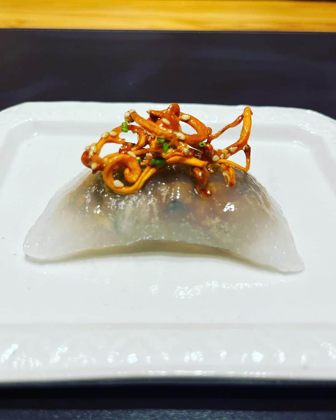 藤原ヒロシのインスタグラム：「冠餃子」