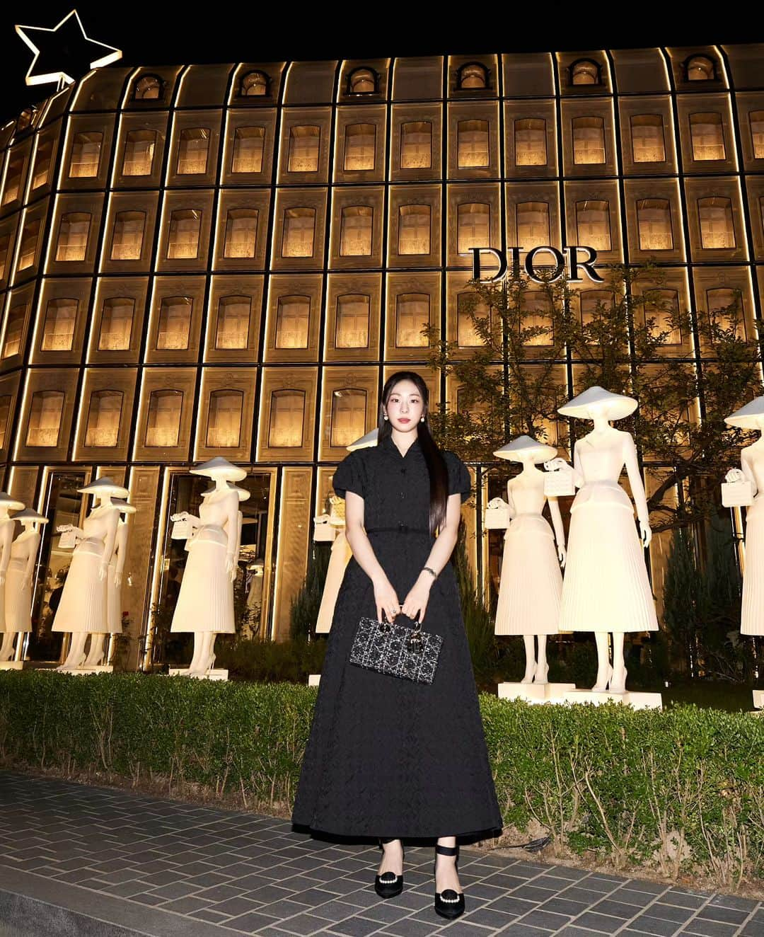 キム・ヨナさんのインスタグラム写真 - (キム・ヨナInstagram)「@Dior #Dior #LadyDior」9月4日 12時53分 - yunakim