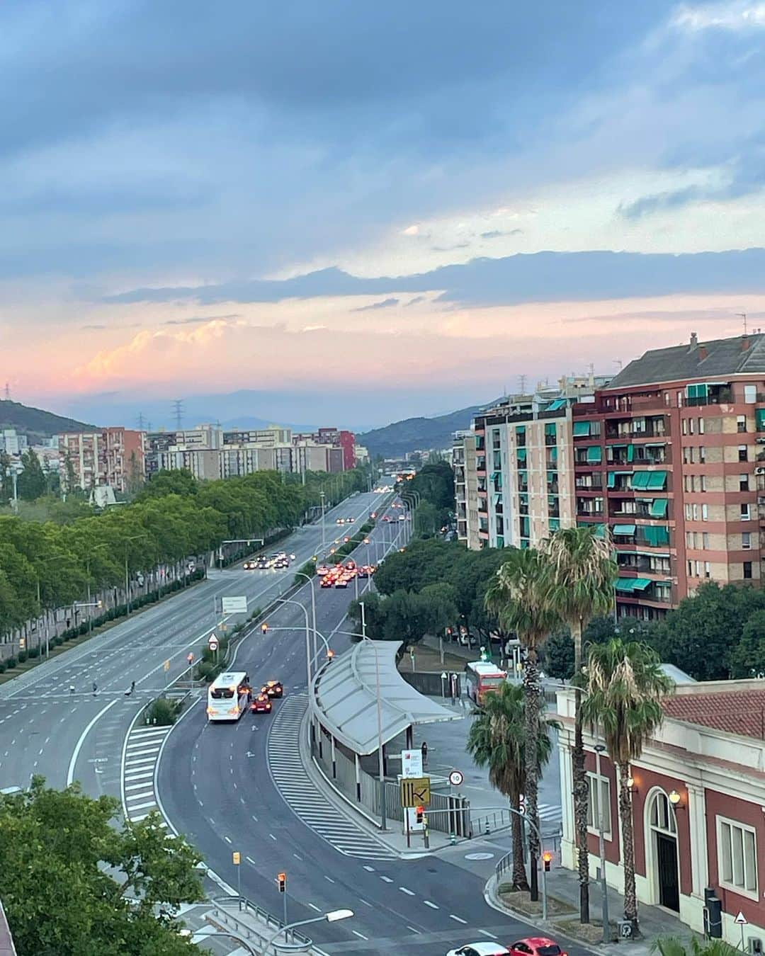 team_omotesandoさんのインスタグラム写真 - (team_omotesandoInstagram)「The view from my apartment makes me happy 😊   #littlehappiness #littlethankyou #littleappreciationpost #sunrise」9月4日 13時02分 - team_omotesando