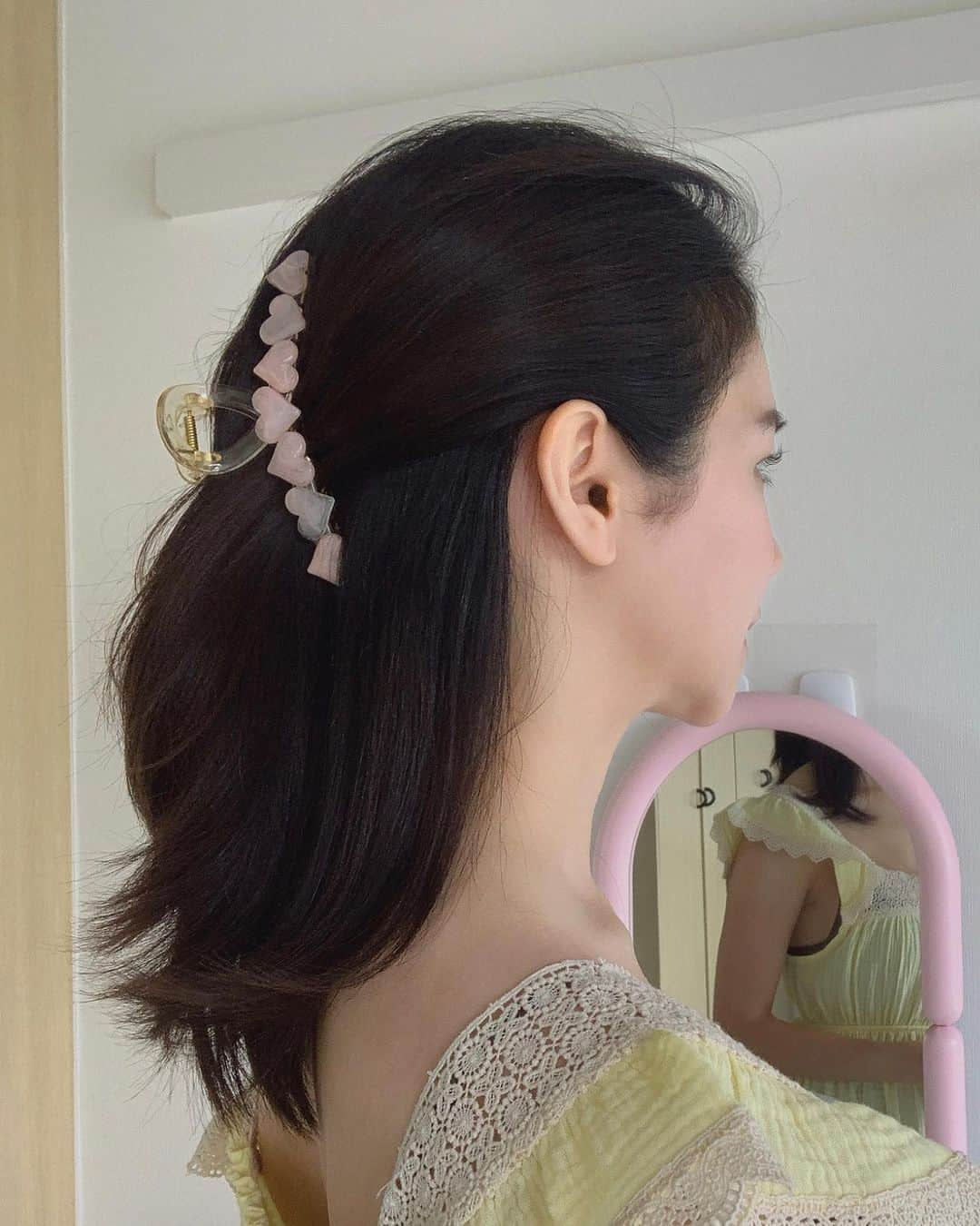 尾島沙緒里さんのインスタグラム写真 - (尾島沙緒里Instagram)「ヘアクリップは数ヶ月で壊れるので 数百円の物を買いましょう🥹  最近可愛い物に囲まれたい気分🩵 ⁡ #shein購入品 #shein #シーイン #シーイン購入品 #ヘアクリップ #ワニクリップ #ヘアアクセサリー  ⁡ 他の投稿はこちら ▷▷▷@ojimasaori__newscaster」9月5日 18時00分 - ojimasaori__newscaster