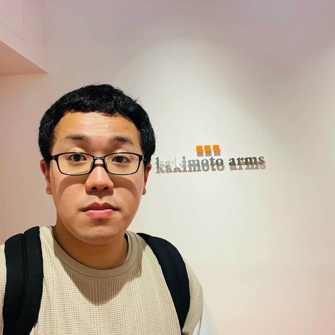 パーマ大佐のインスタグラム：「今回も、 #kakimotoarms新宿店 の、優芽ちゃんにカットしてもらいました！ @yume_yume_dream   ありがとう😭😭😭  #パーマ大佐  #窪田優芽」