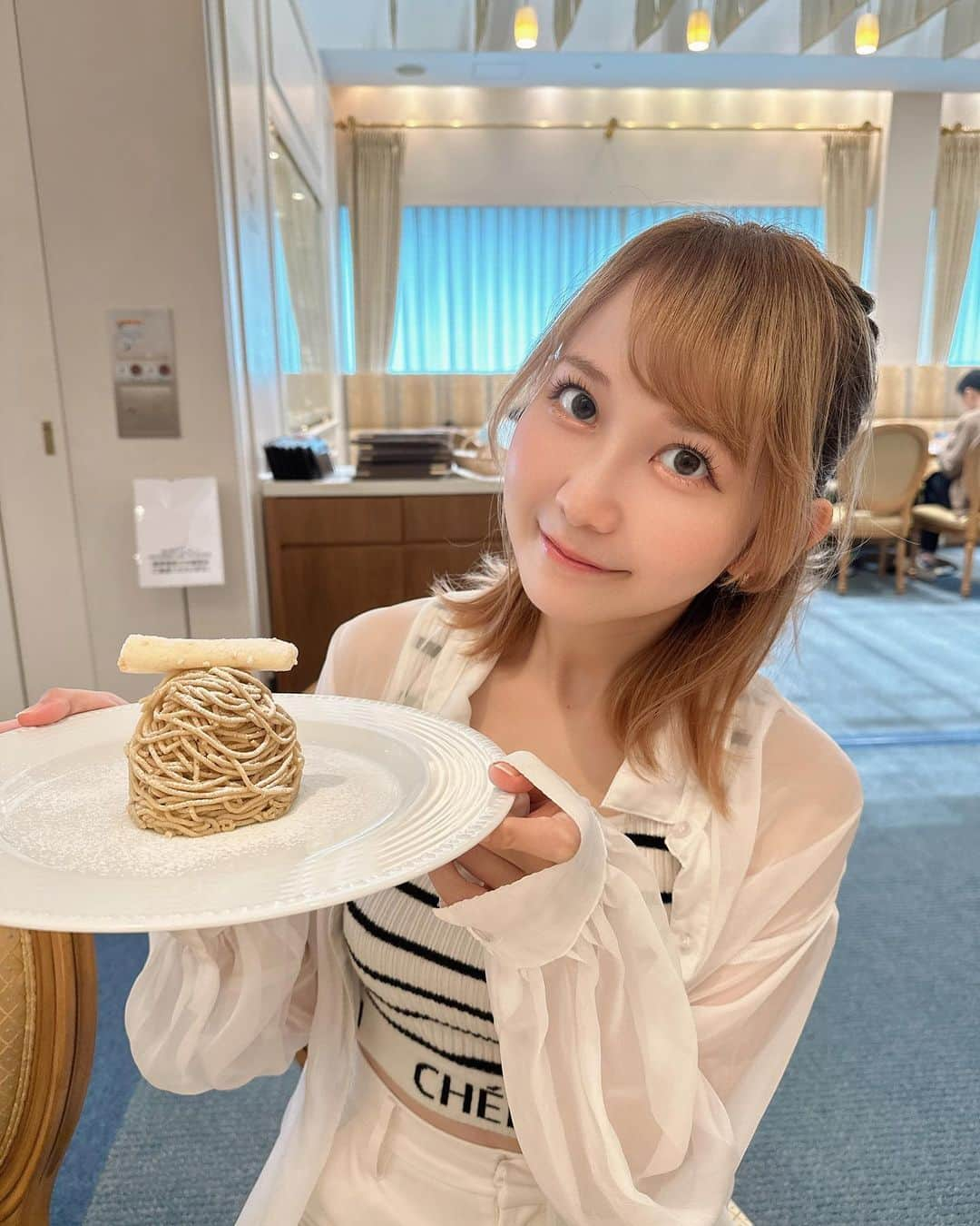 秋田知里さんのインスタグラム写真 - (秋田知里Instagram)「白と黒」9月4日 13時39分 - akitachisato_official