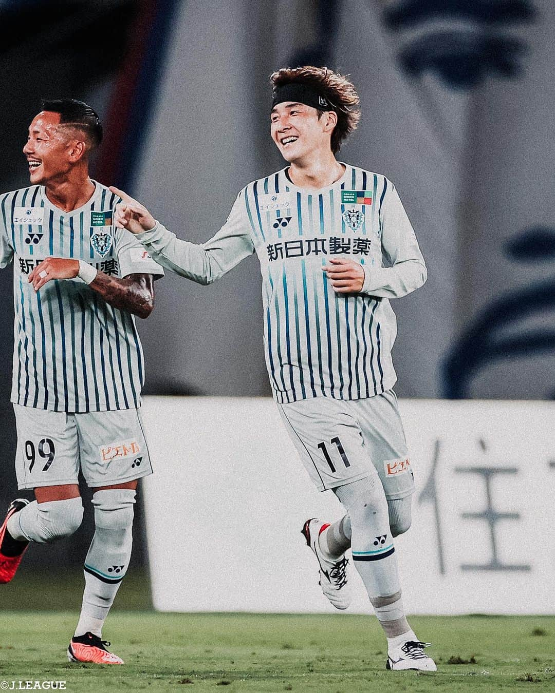 Ｊリーグさんのインスタグラム写真 - (ＪリーグInstagram)「📸𝐉.𝐋𝐄𝐀𝐆𝐔𝐄 𝐏𝐡𝐨𝐭𝐨𝐠𝐫𝐚𝐩𝐡⚽  ∼明治安田生命J１リーグ第26節∼ Ｊリーグで熱くなろう🔥 週末の試合を写真で振り返ります📸  #柏レイソル #マテウスサヴィオ #北海道コンサドーレ札幌 #スパチョーク #ヴィッセル神戸 #ジェアンパトリッキ #セレッソ大阪 #レオセアラ #サンフレッチェ広島 #ドウグラスヴィエイラ #アビスパ福岡 #山岸祐也 #名古屋グランパス #稲垣祥 #鹿島アントラーズ #アルトゥールカイキ #アルビレックス新潟 #長倉幹樹 #浦和レッズ #マリウスホイブラーテン  #Jリーグ #jleague #サッカー #soccer #football #J30」9月4日 13時48分 - jleaguejp