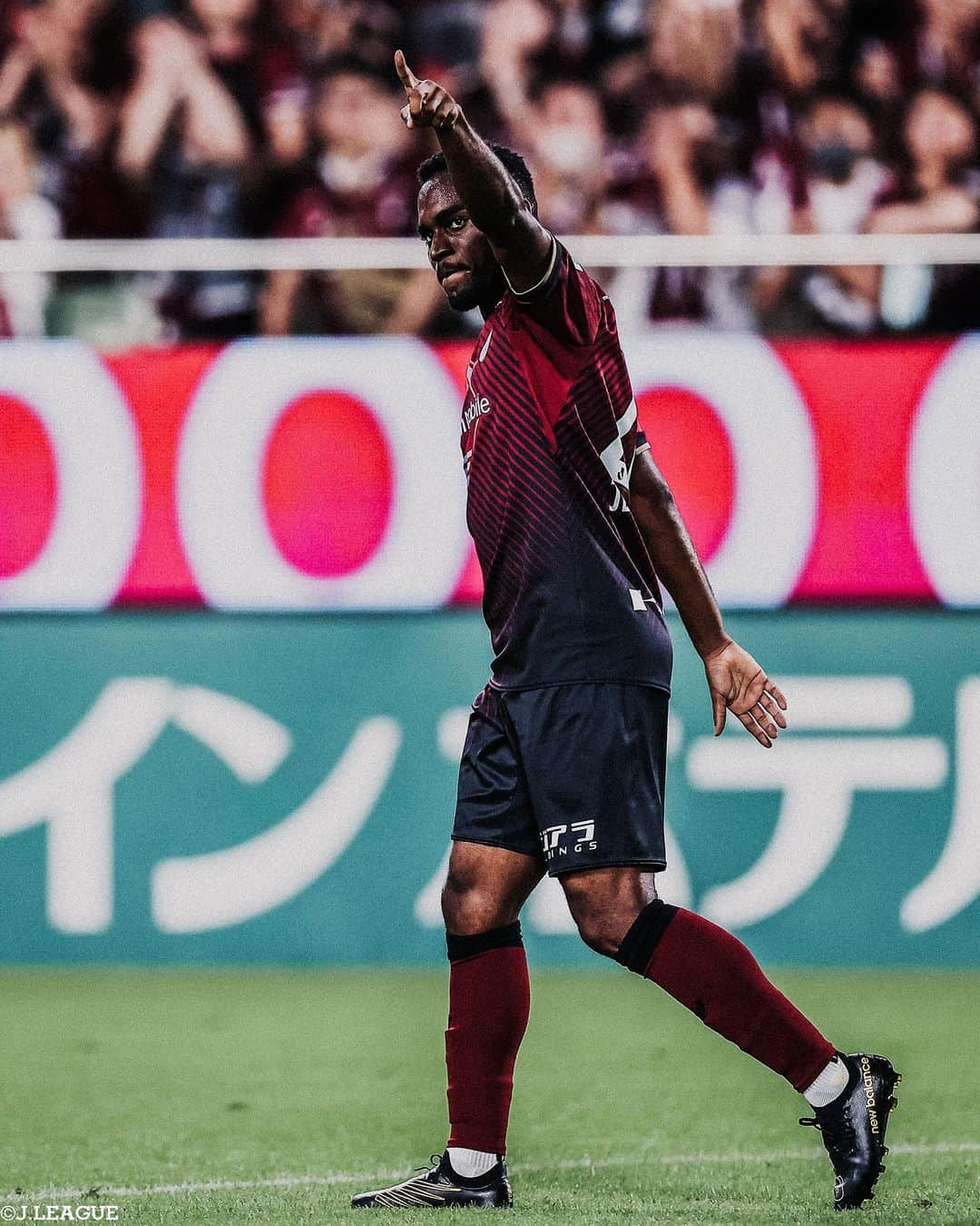 Ｊリーグさんのインスタグラム写真 - (ＪリーグInstagram)「📸𝐉.𝐋𝐄𝐀𝐆𝐔𝐄 𝐏𝐡𝐨𝐭𝐨𝐠𝐫𝐚𝐩𝐡⚽  ∼明治安田生命J１リーグ第26節∼ Ｊリーグで熱くなろう🔥 週末の試合を写真で振り返ります📸  #柏レイソル #マテウスサヴィオ #北海道コンサドーレ札幌 #スパチョーク #ヴィッセル神戸 #ジェアンパトリッキ #セレッソ大阪 #レオセアラ #サンフレッチェ広島 #ドウグラスヴィエイラ #アビスパ福岡 #山岸祐也 #名古屋グランパス #稲垣祥 #鹿島アントラーズ #アルトゥールカイキ #アルビレックス新潟 #長倉幹樹 #浦和レッズ #マリウスホイブラーテン  #Jリーグ #jleague #サッカー #soccer #football #J30」9月4日 13時48分 - jleaguejp