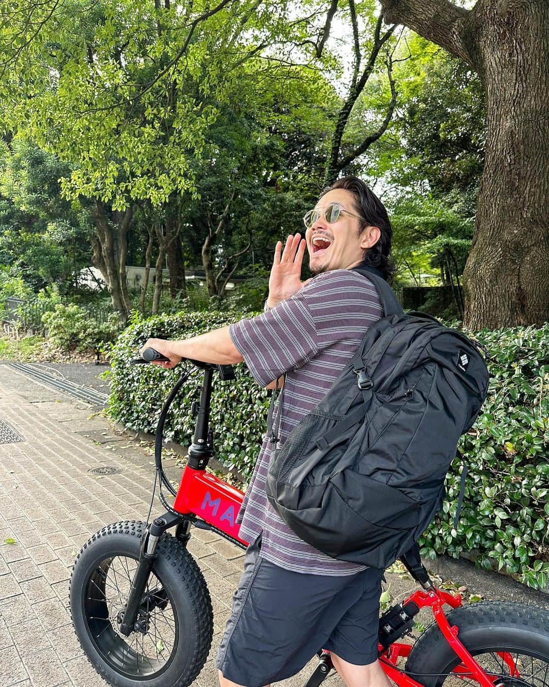宮城大樹のインスタグラム：「新しいリュックget!!!   これで、ゴルフ行くにでもトレーニング行くにでも楽になる。  コロンビアだから機能性が良くて、いろんなところにポケットもついてて有難い。  さ！今宵のスコアはどうかな？  #コロンビア #Columbia #パナシーア #ゴルフ #ゴルフ男子」