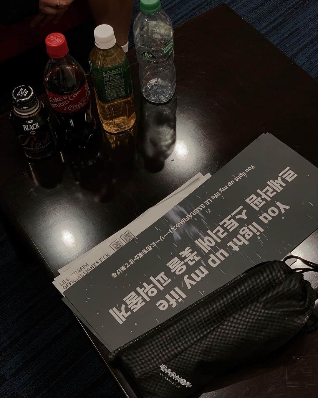 ジヒョンさんのインスタグラム写真 - (ジヒョンInstagram)「- 울 토찌 긴장했ㄷ .. 🐰💥🧊 너무 감동적이였던 콘서트 ㅠㅠ 🖤 #르세라핌 #lesserafim」9月4日 14時48分 - k_ji_h