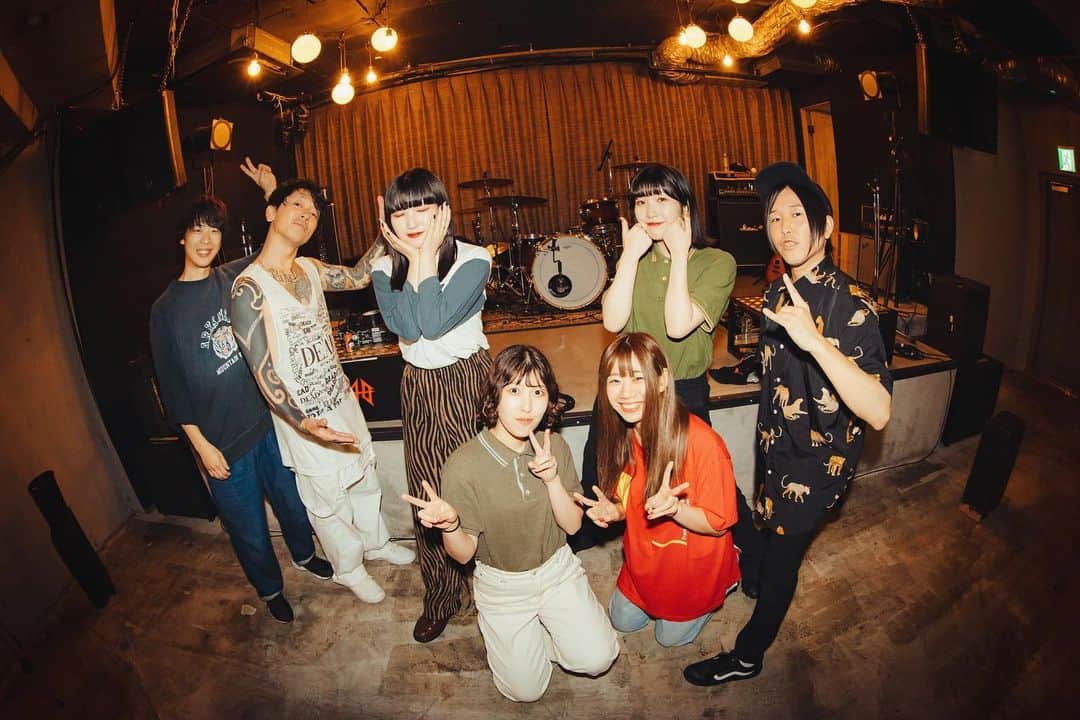 岩淵紗貴のインスタグラム：「遅くなった！！ 昨日は楽しくて帰ってきて即寝してしまった😪すまん！！！  昨日はConton Candyと2マンライブでした！！ありがとうございました☺️✨ ライブ終わった後にうちらのグルーブ高まってて草 またライブ一緒やろー☺️✨  📸 @soichiro_shi」