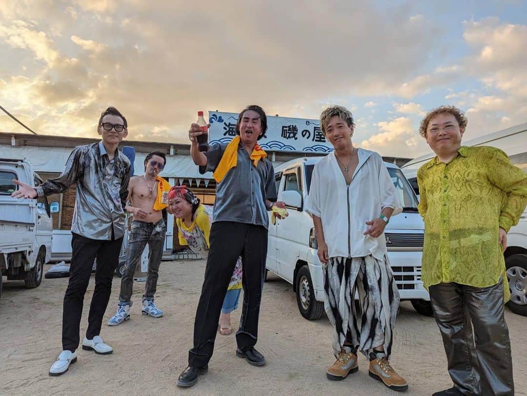 田島貴男のインスタグラム：「久しぶりのSunset Liveめちゃくちゃ楽しかった！糸島の素晴らしいロケーションも堪能しました。皆さんに心より感謝！ありがとう！ #SUNSETLIVE2023  #OriginalLove」