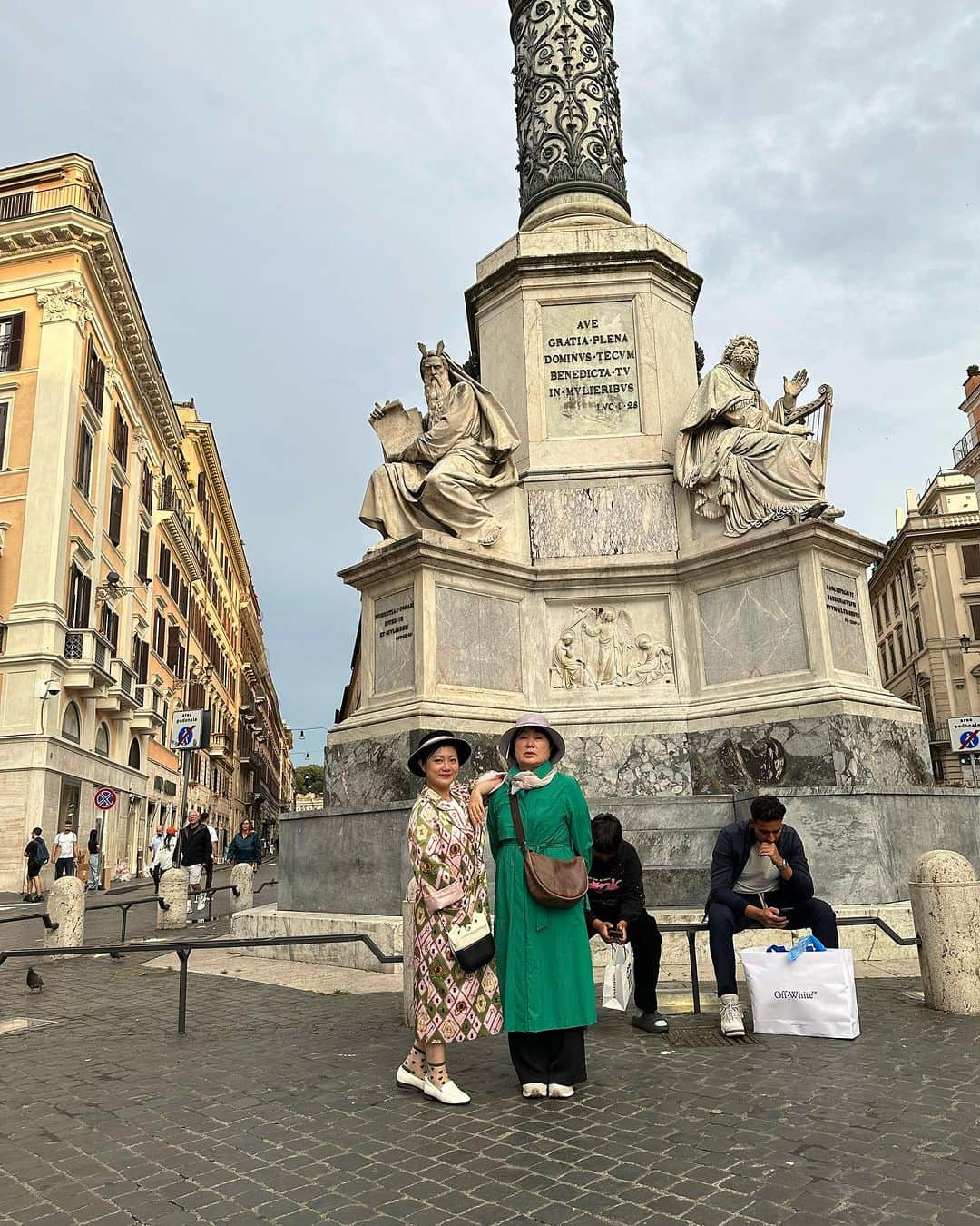 パク・ナレさんのインスタグラム写真 - (パク・ナレInstagram)「#italy #rome  환장하게 좋았던 걸어서환장속으로..」9月4日 15時28分 - wooju1025