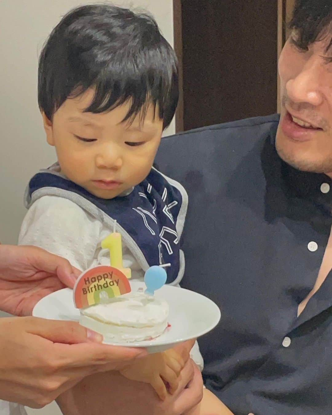 高谷惣亮さんのインスタグラム写真 - (高谷惣亮Instagram)「9/3 is a special day! Our little miracle, Ichika, is celebrating his 1st birthday 🎂🎉  In this incredible year, he has filled our lives with joy and love. His first smiles, first steps, first words - these moments have warmed our hearts.  His curiosity and laughter are a constant source of happiness for us. We're grateful to witness his growth and exploration of the world.  Ichika, we hope you continue to enjoy wonderful adventures in this world, surrounded by love and happiness. Let's keep growing together and cherishing new moments   #1stBirthday #ChildhoodAdventures」9月4日 15時29分 - sohsuketakatani