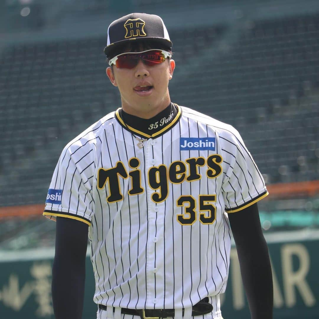 阪神タイガースさんのインスタグラム写真 - (阪神タイガースInstagram)「9月4日、甲子園球場での先発投手練習の様子をお届けします！ #才木浩人 選手 #西勇輝 選手 #村上頌樹 選手 #大竹耕太郎 選手 #阪神タイガース #ARE」9月4日 15時51分 - hanshintigers_official