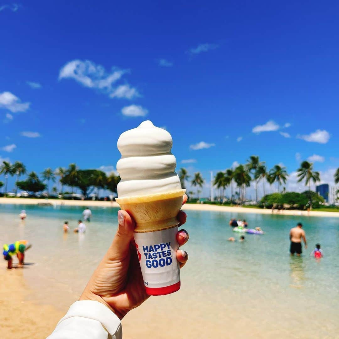 芳賀優里亜さんのインスタグラム写真 - (芳賀優里亜Instagram)「妹が飲んでたpinkのスタバはHawaii限定みたい🌈」9月4日 15時45分 - yuria_haga