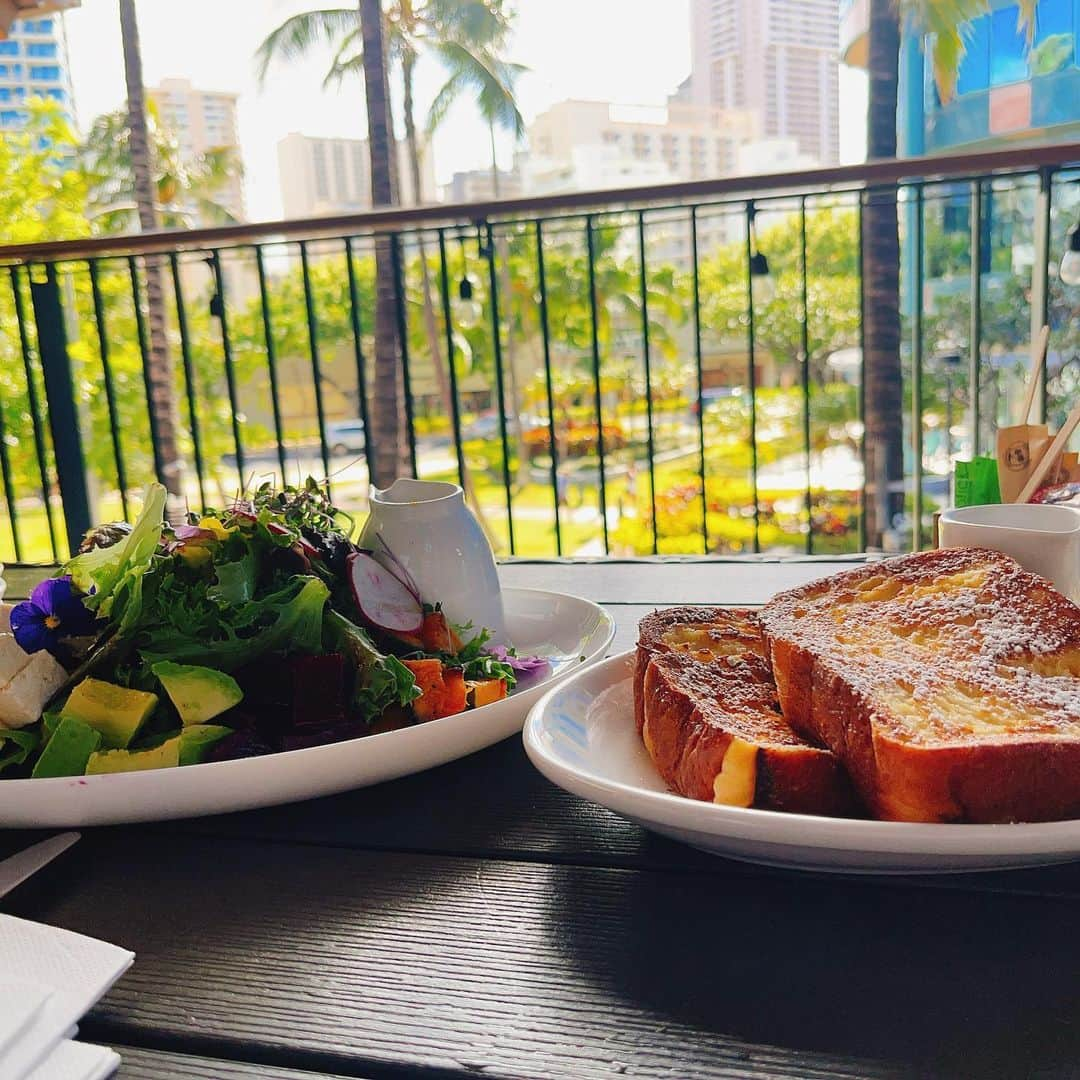 芳賀優里亜さんのインスタグラム写真 - (芳賀優里亜Instagram)「妹が飲んでたpinkのスタバはHawaii限定みたい🌈」9月4日 15時45分 - yuria_haga