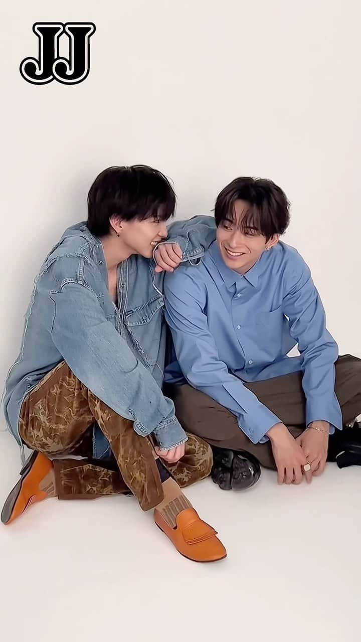JJのインスタグラム：「🌻FANTASTICSさんメイキング動画②🌻  佐藤大樹さんと澤本夏輝さんの記事を公開中🫶🏻  ✨一問一答✨ ・佐藤さん https://jj-jj.net/lifestyle/164018/ ・澤本さん https://jj-jj.net/lifestyle/164019/  ❤️恋のお悩み相談🧡 https://jj-jj.net/lifestyle/164017/  記事はトップ画面のリンクおよびストーリーズからご覧いただけます👀⭐️  #FANTASTICS #佐藤大樹 #澤本夏輝 #TellMe #FANTARO #さわたいが尊すぎる」