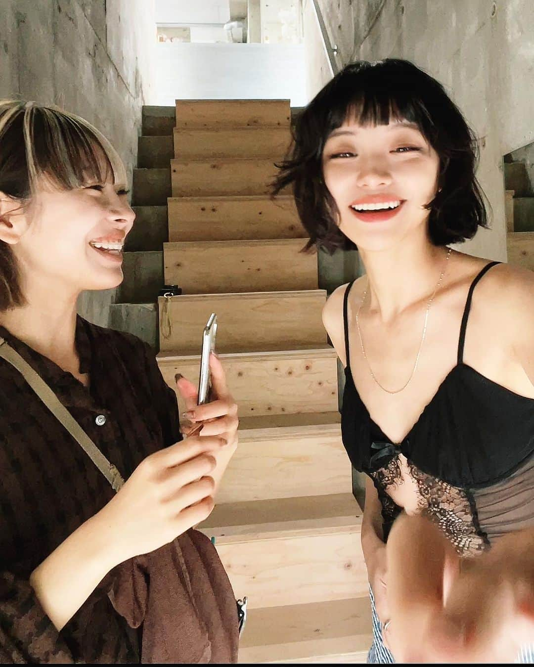 る鹿さんのインスタグラム写真 - (る鹿Instagram)「初めてのミカさん👭🏻 Cut & styling by @isdmika ❣️🫧✨」9月4日 16時00分 - luluxinggg