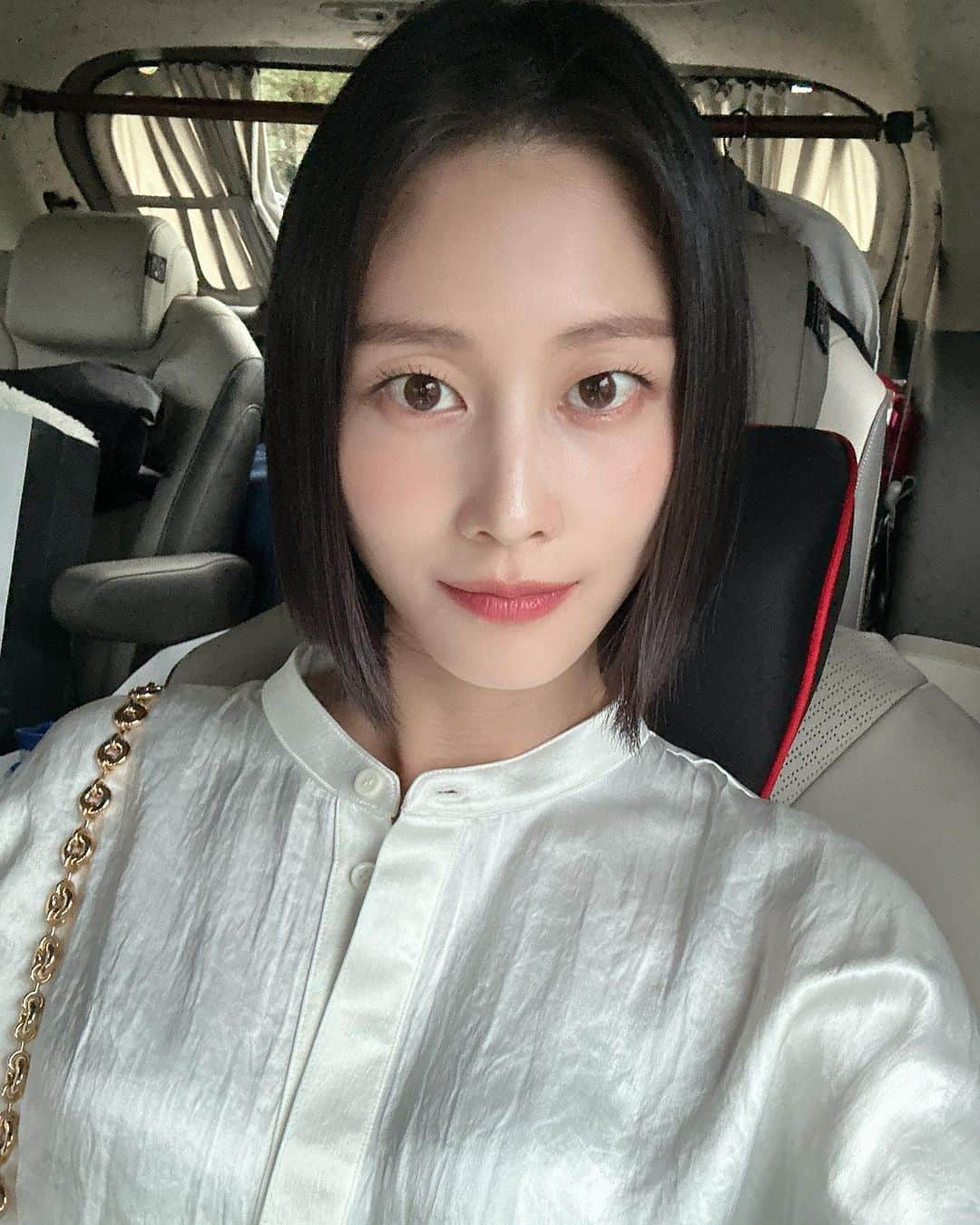 イ・ヒョニさんのインスタグラム写真 - (イ・ヒョニInstagram)「오랜만에 Selfie🤍」9月4日 16時04分 - lee.hyunyi