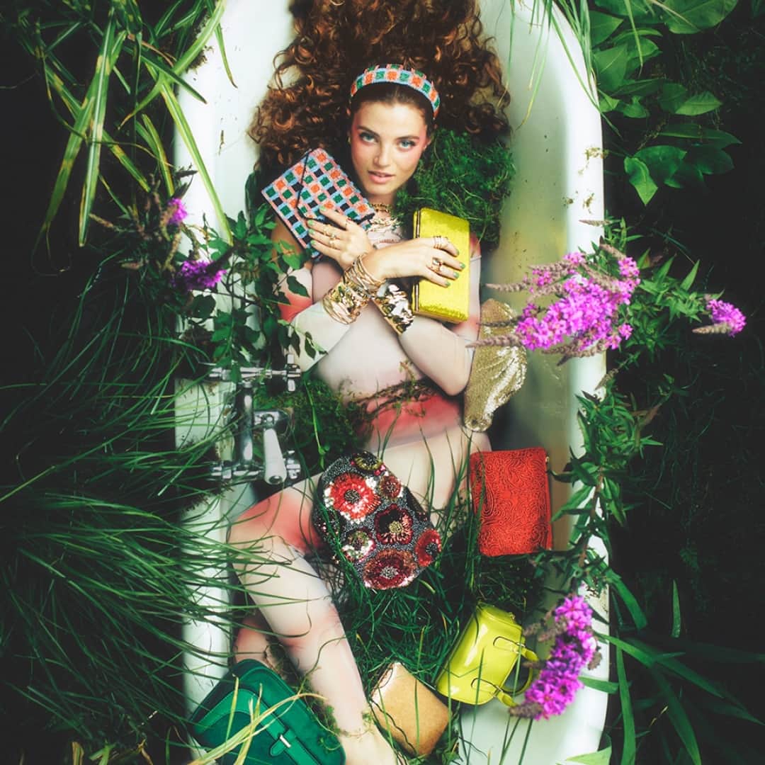 アクセサライズのインスタグラム：「Bold, new bag storage. Shop the new season.」