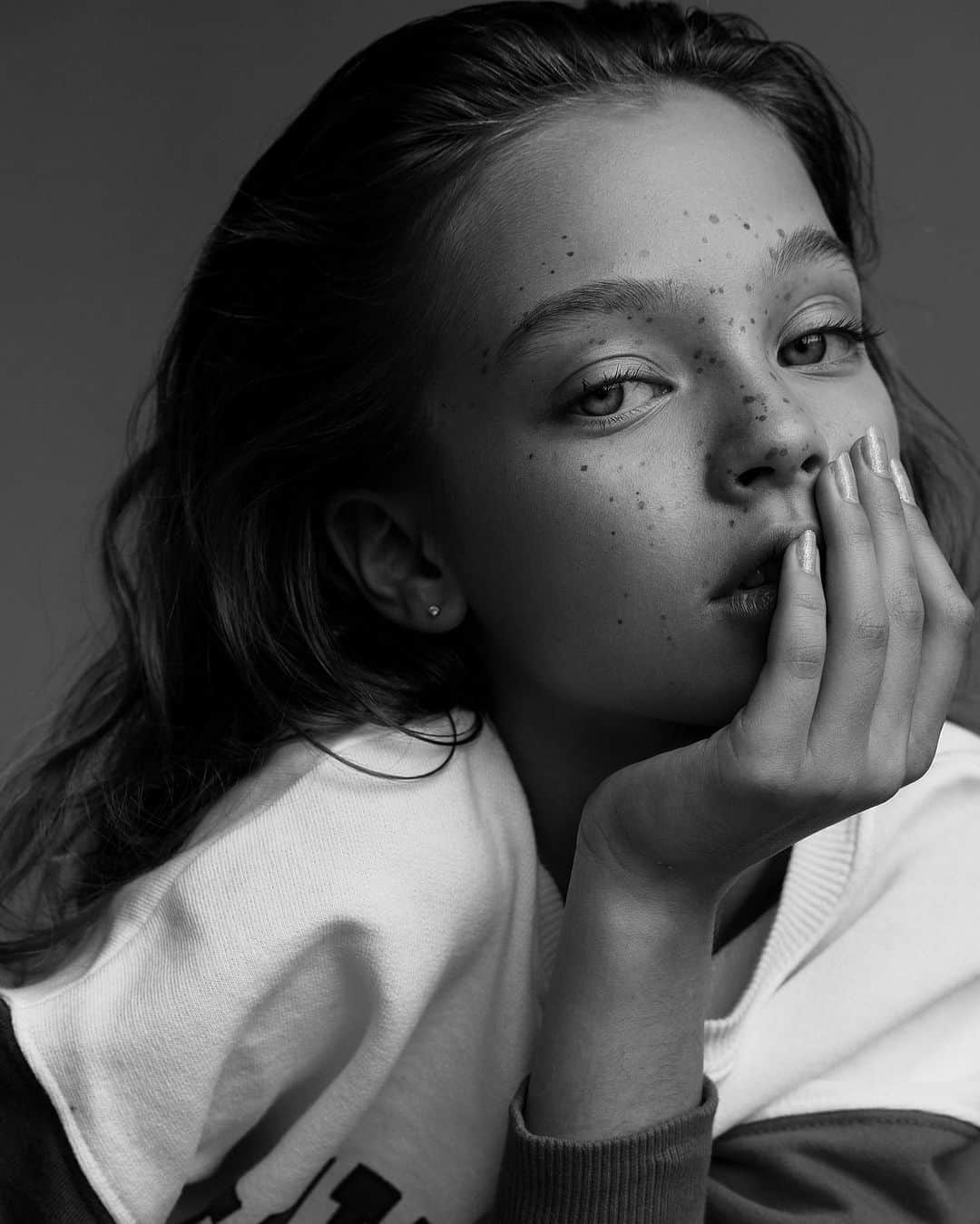 アンナ・ヴァワガのインスタグラム：「🩶」