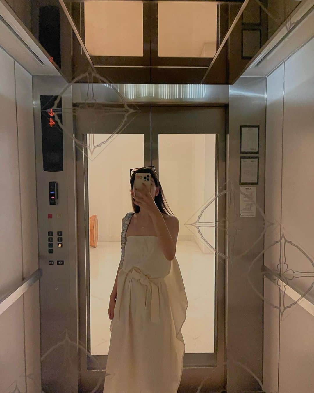 貴田理沙のインスタグラム：「どうでもいいひとにイライラしたりする時間って ほんとに無駄だな〜っておもう この頃になってやっとそんなことに気づいて 感情の切り替えが少しずつできるようになってきた🙋🏼‍♀️ 自分のマインドの持ち方次第で 1日どれだけハッピーに過ごせるか変わるもんね 自分のために、好きなひとたちのために自分の時間は使いたい🦋 すこし大人になれたかな〜」